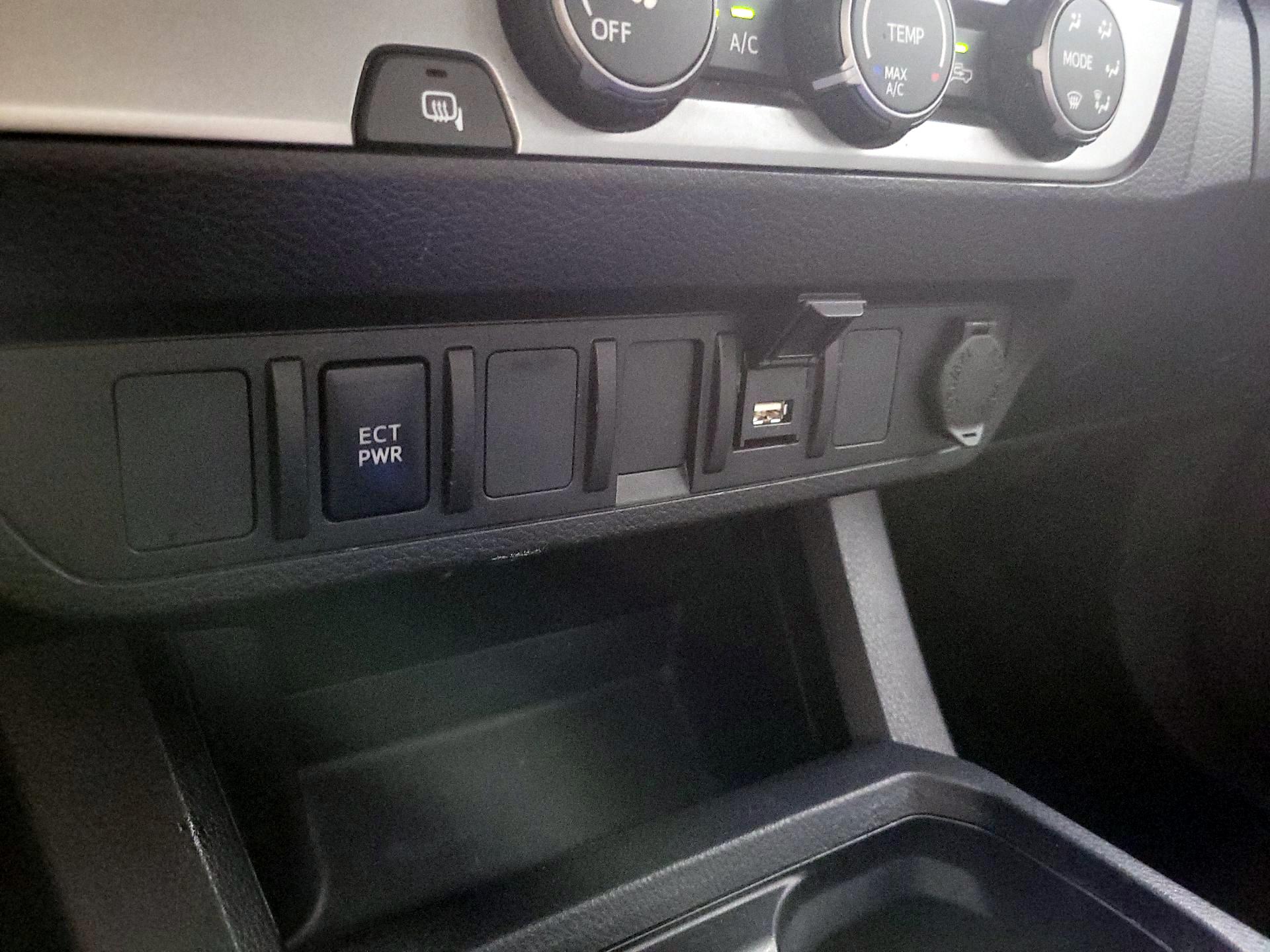 Thumbnail: 2022 Toyota Tacoma - 18