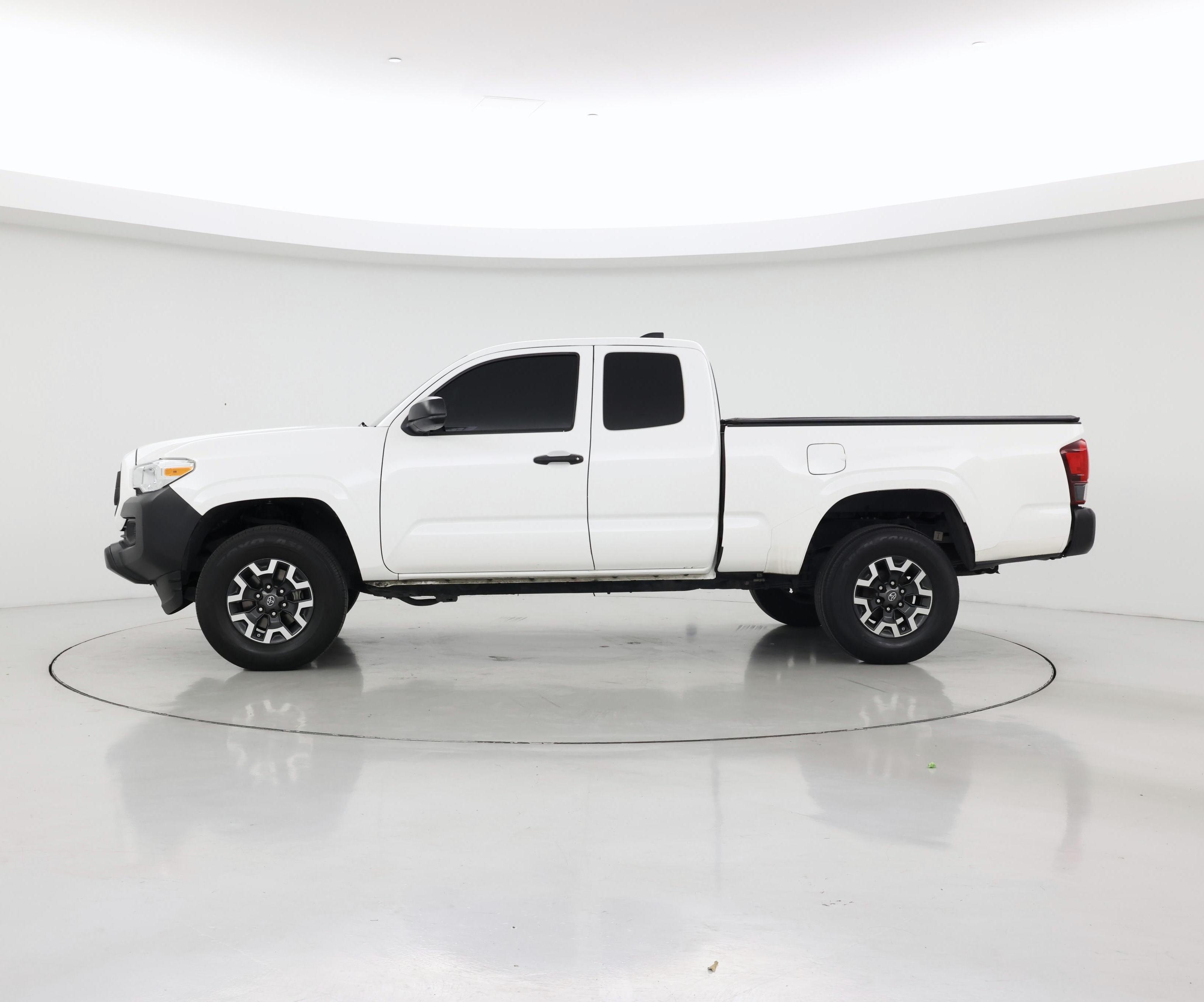 Thumbnail: 2022 Toyota Tacoma - 3