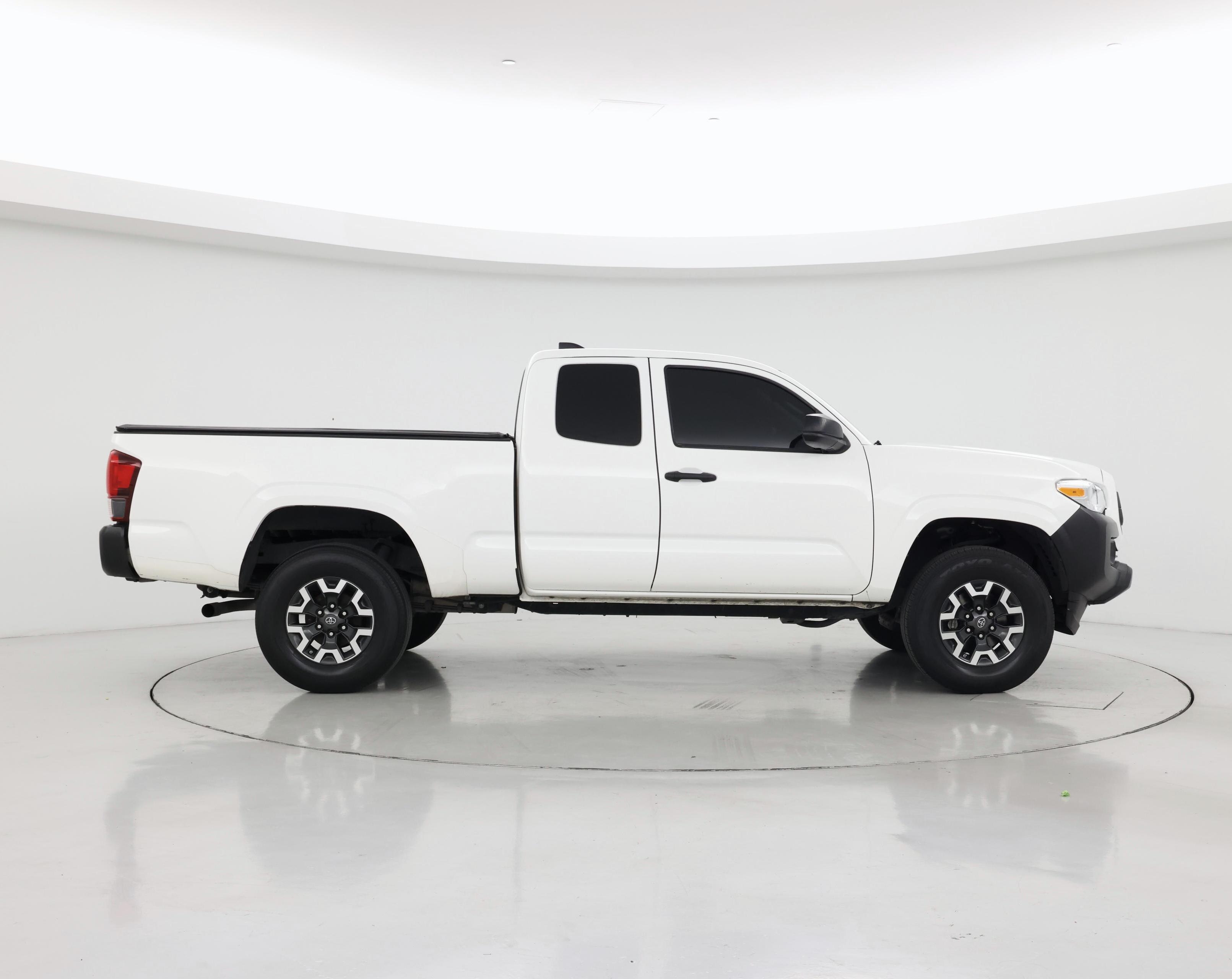 Thumbnail: 2022 Toyota Tacoma - 7