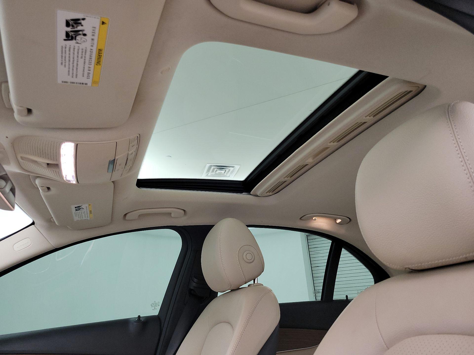Thumbnail: 2019 Mercedes-Benz C-Class - 18