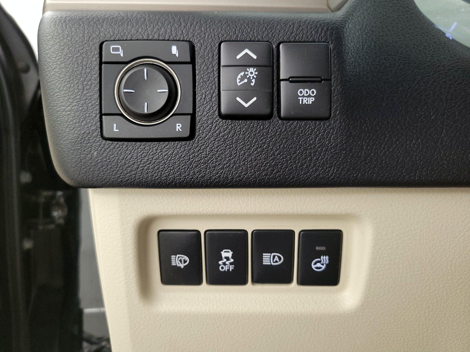 Thumbnail: 2021 Lexus GX - 13