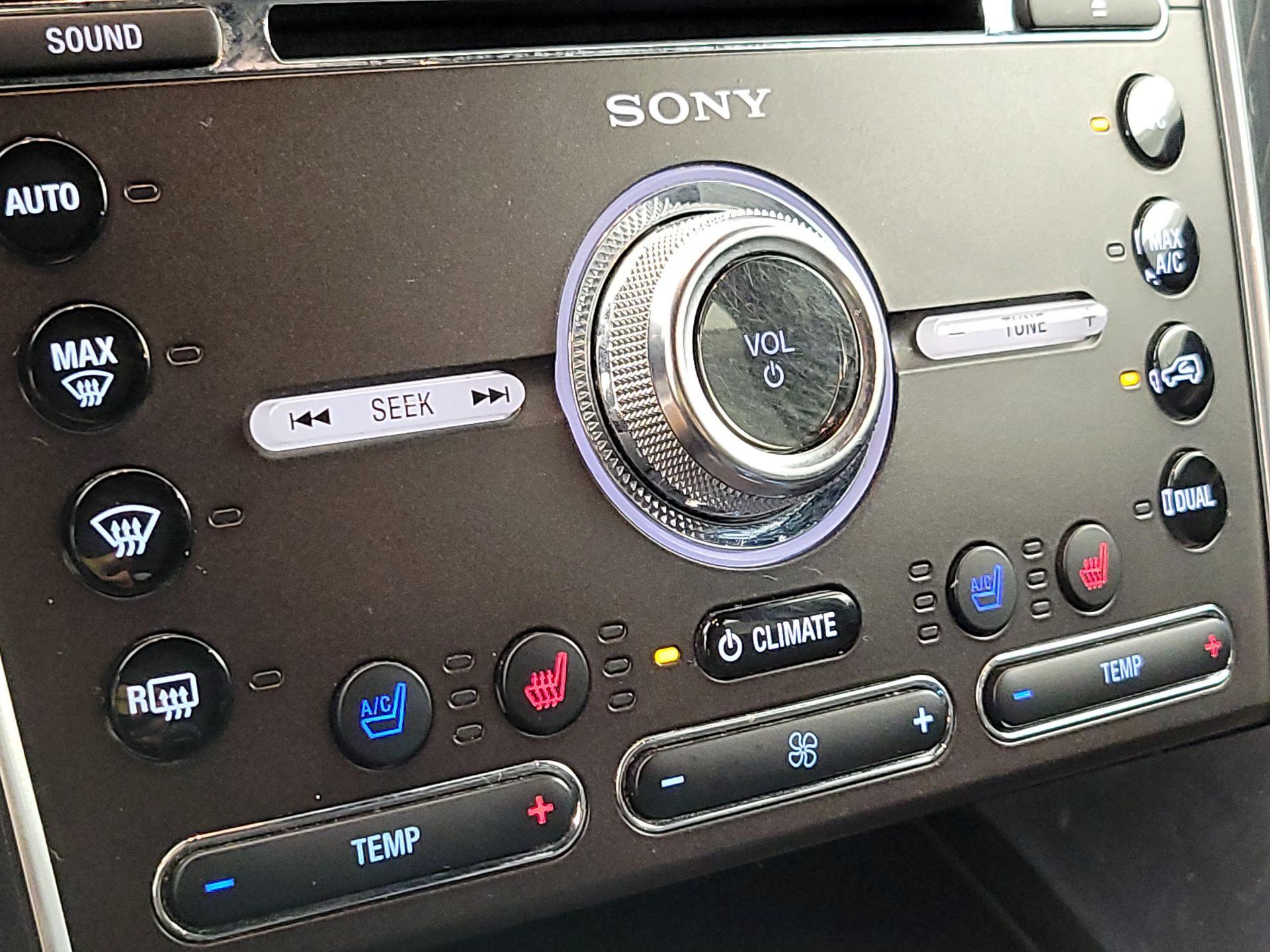 Thumbnail: 2016 Ford Explorer - 16