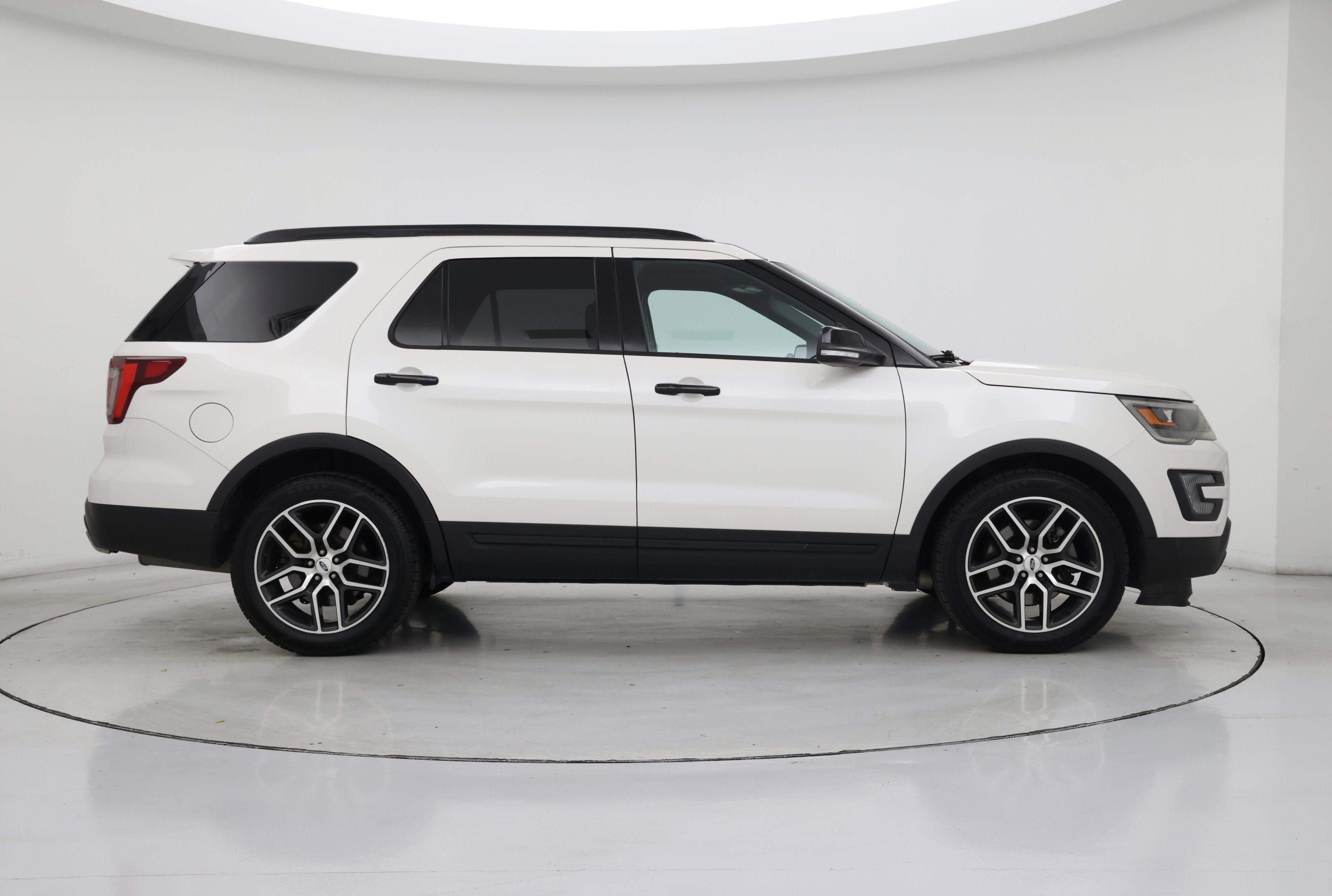 Thumbnail: 2016 Ford Explorer - 7