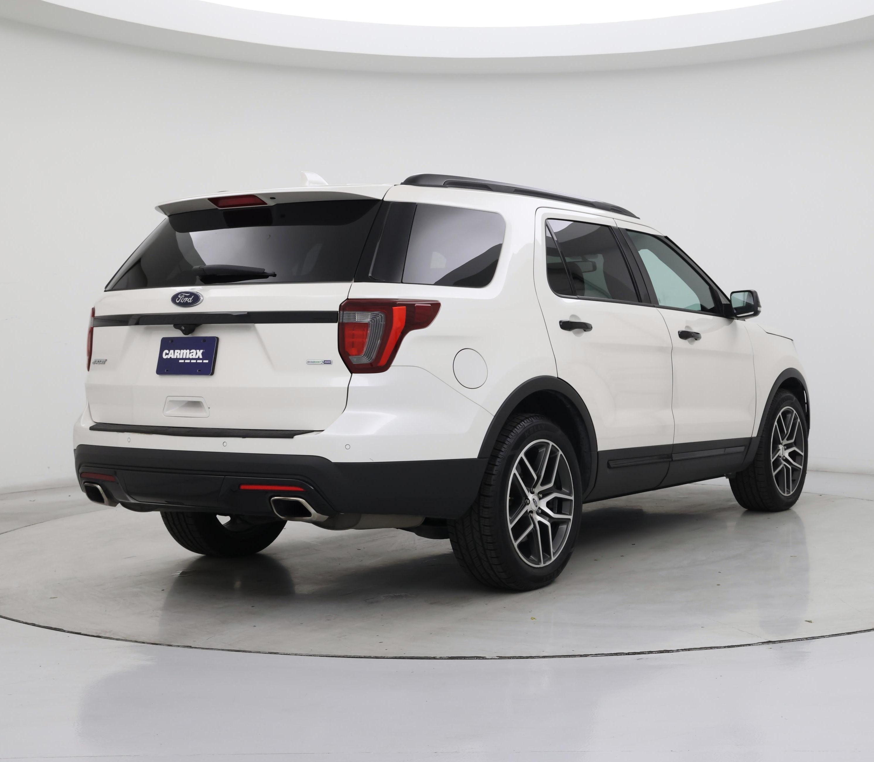 Thumbnail: 2016 Ford Explorer - 8