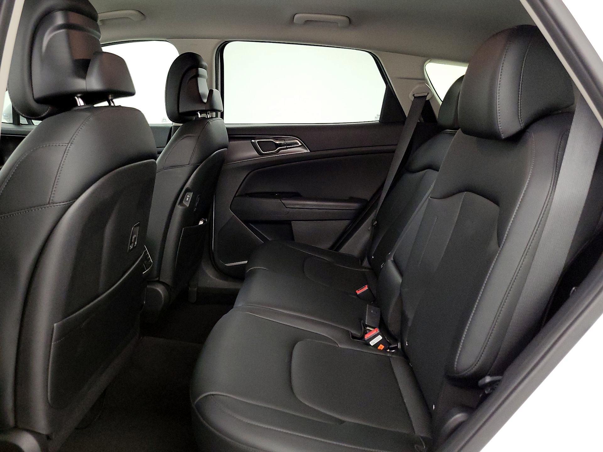 Thumbnail: 2023 Kia Sportage - 20