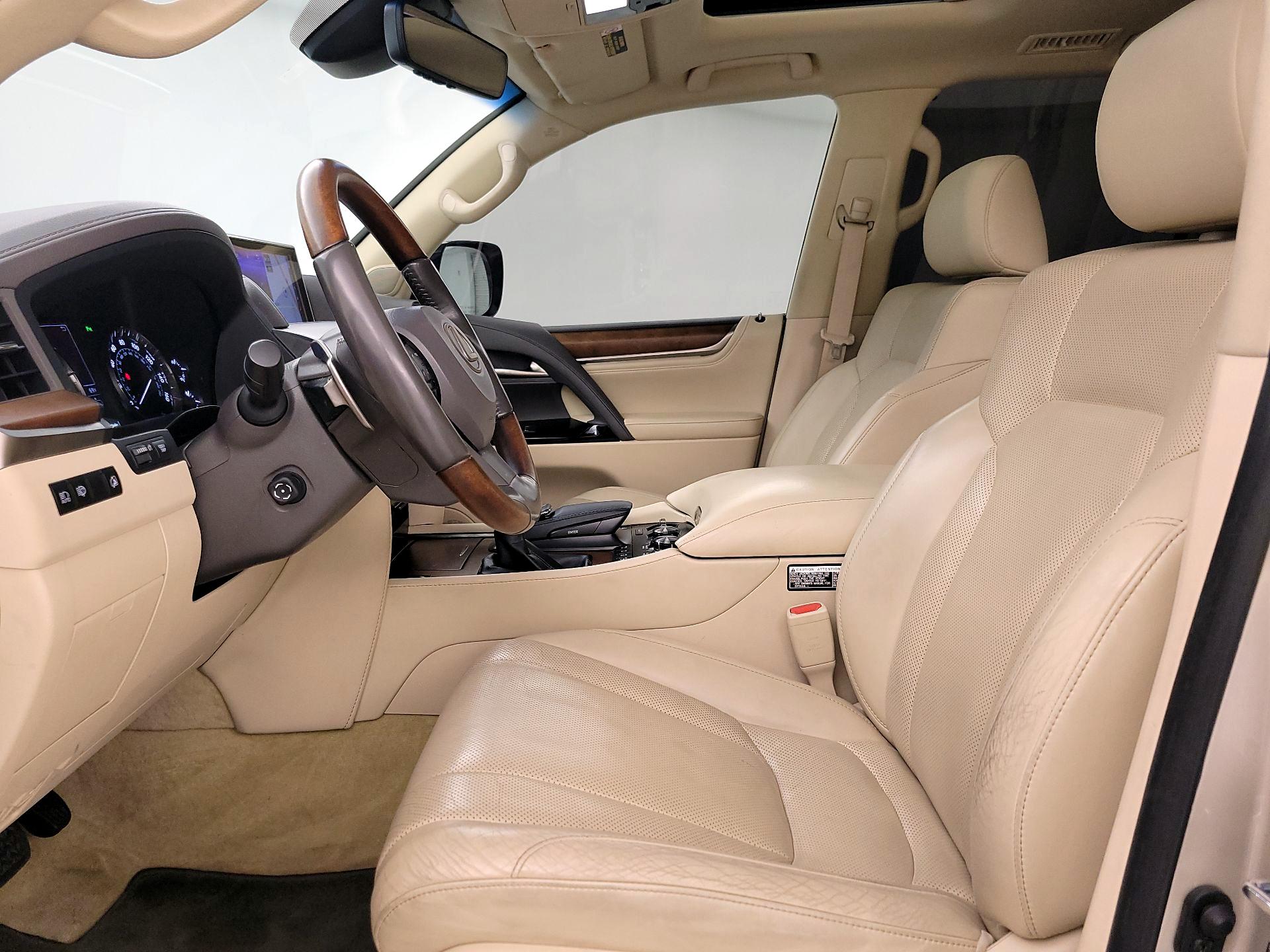 Thumbnail: 2019 Lexus LX - 11