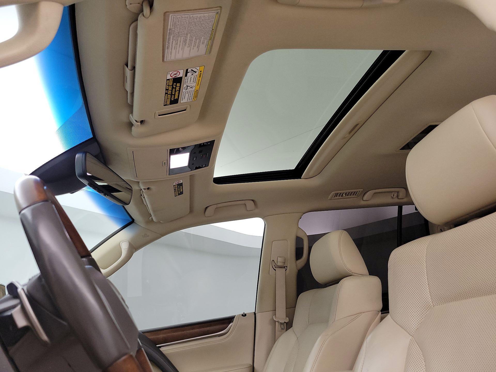 Thumbnail: 2019 Lexus LX - 20