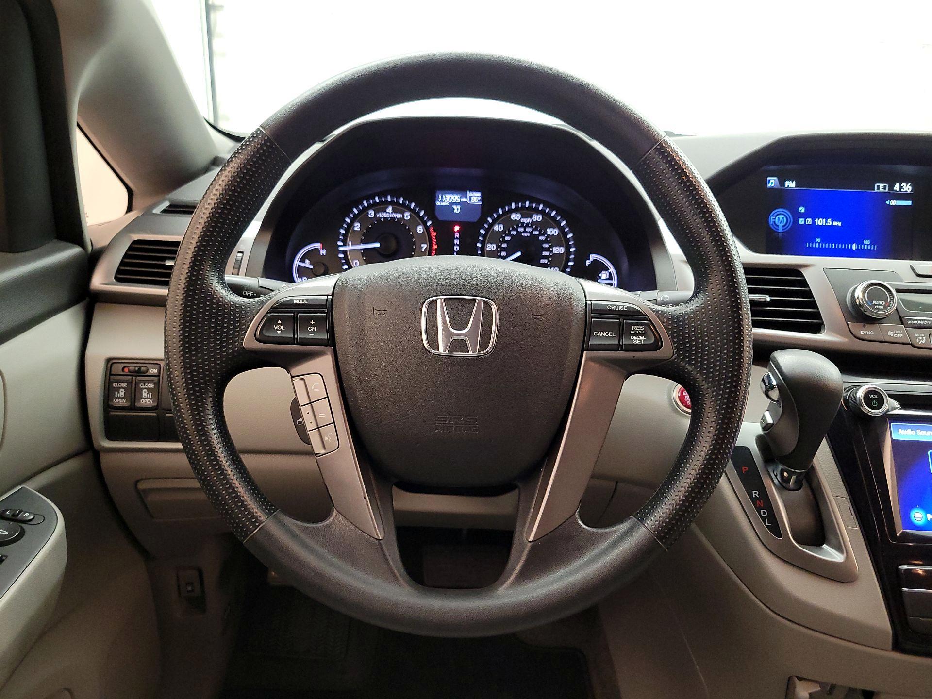 Thumbnail: 2015 Honda Odyssey - 10