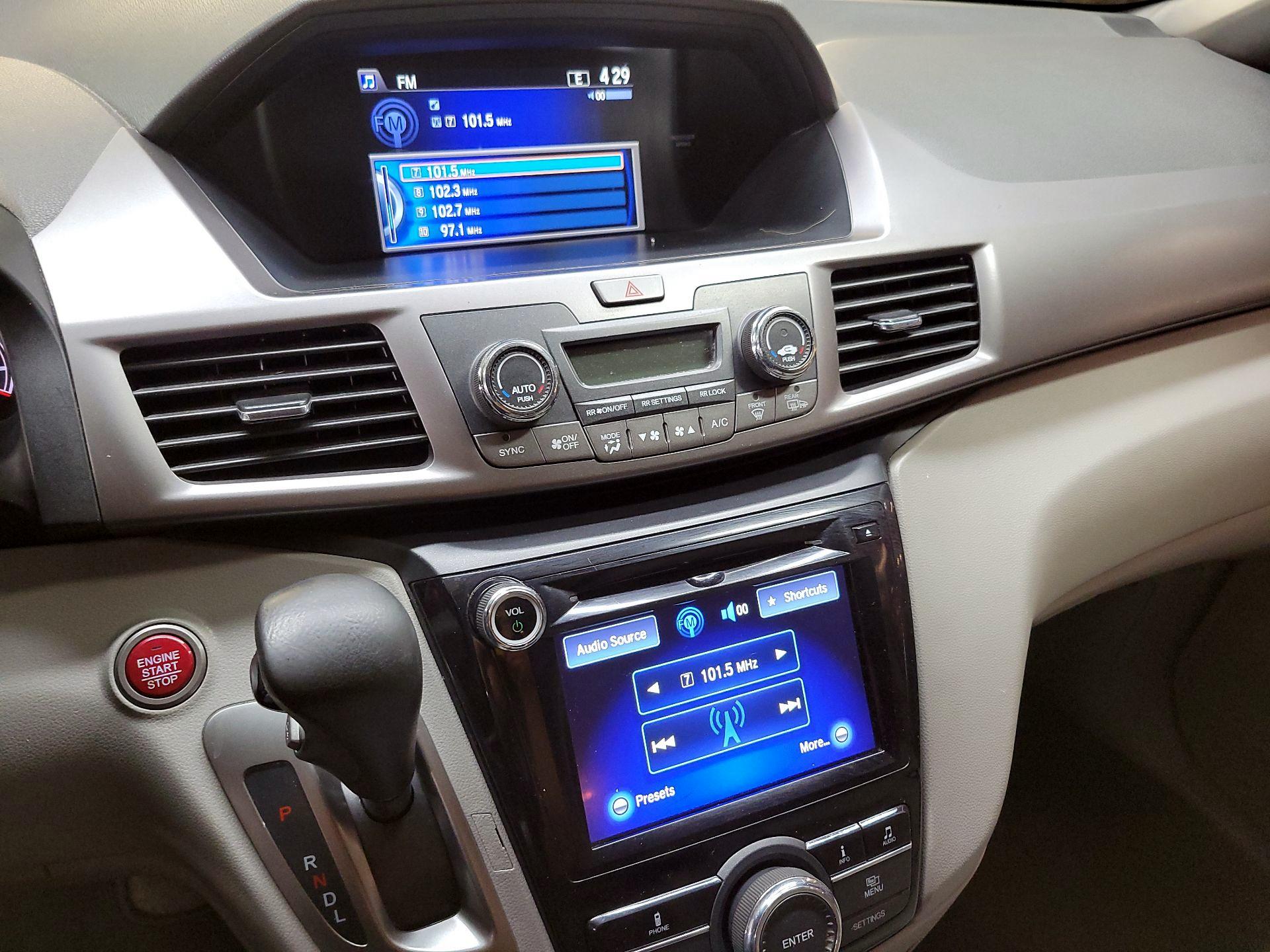 Thumbnail: 2015 Honda Odyssey - 15