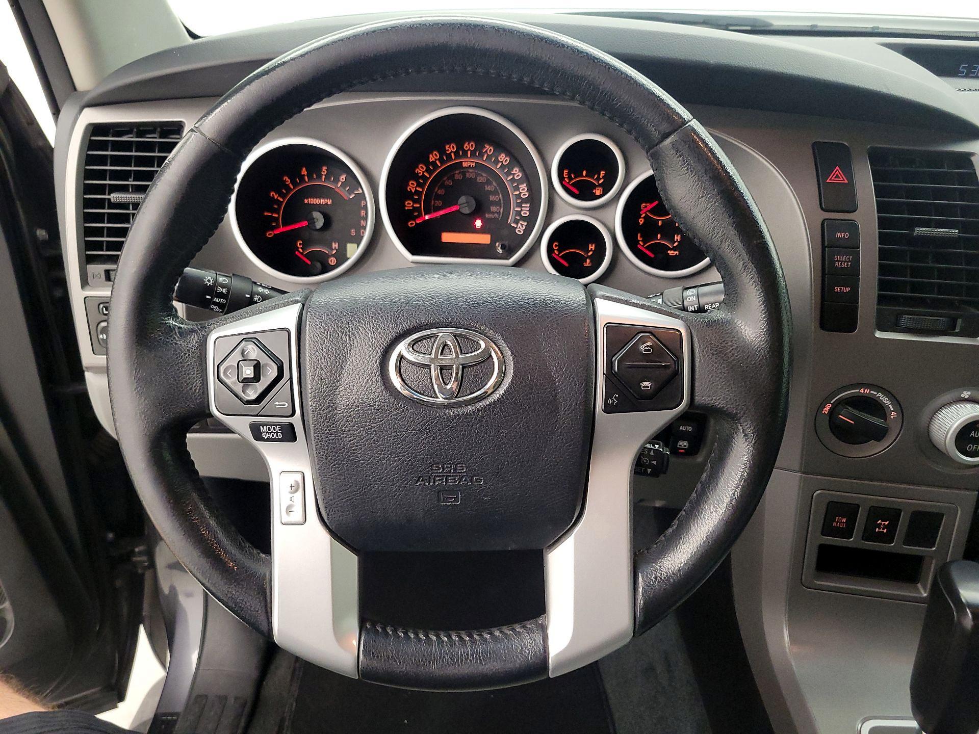 Thumbnail: 2016 Toyota Sequoia - 10