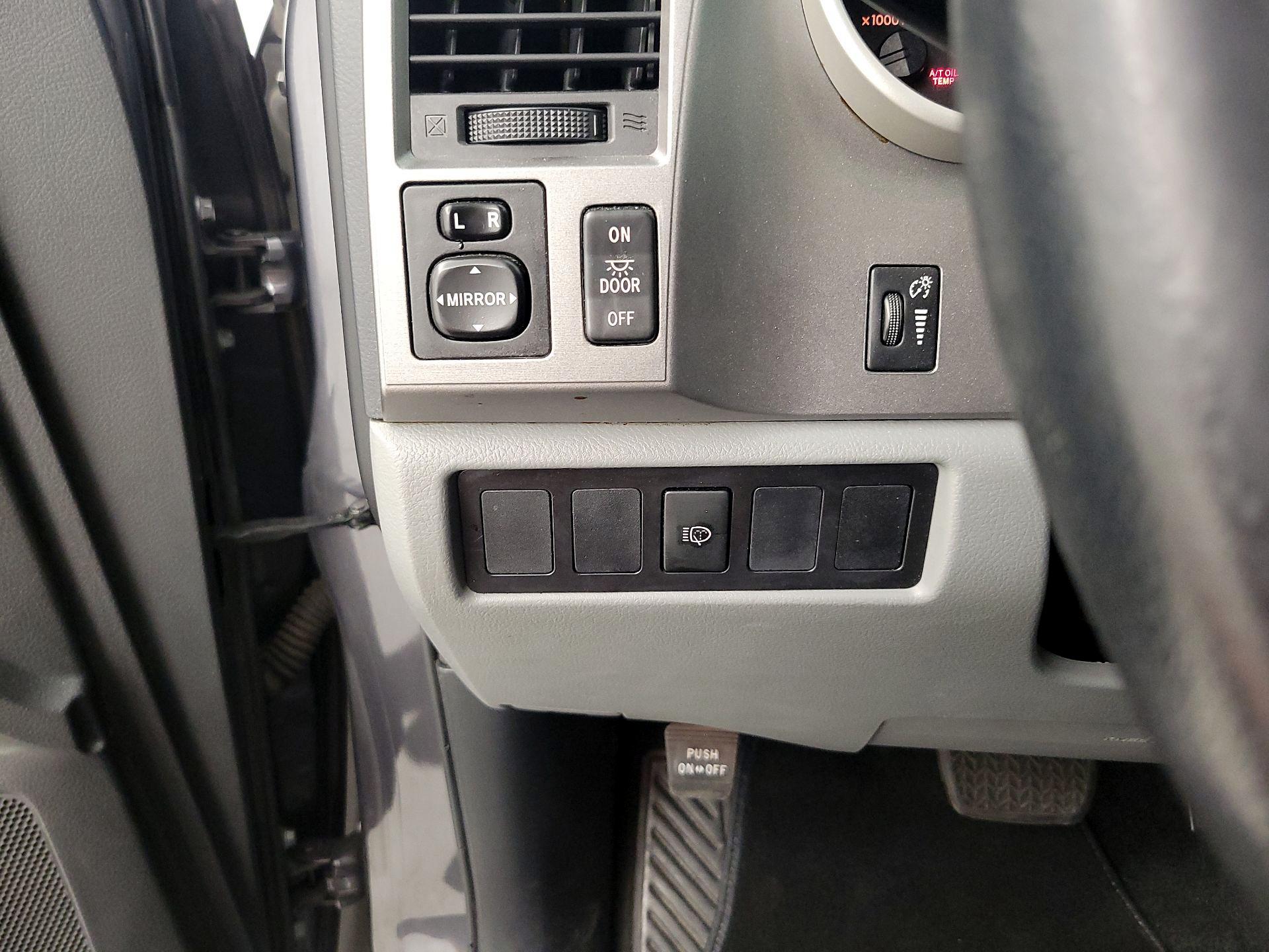Thumbnail: 2016 Toyota Sequoia - 13