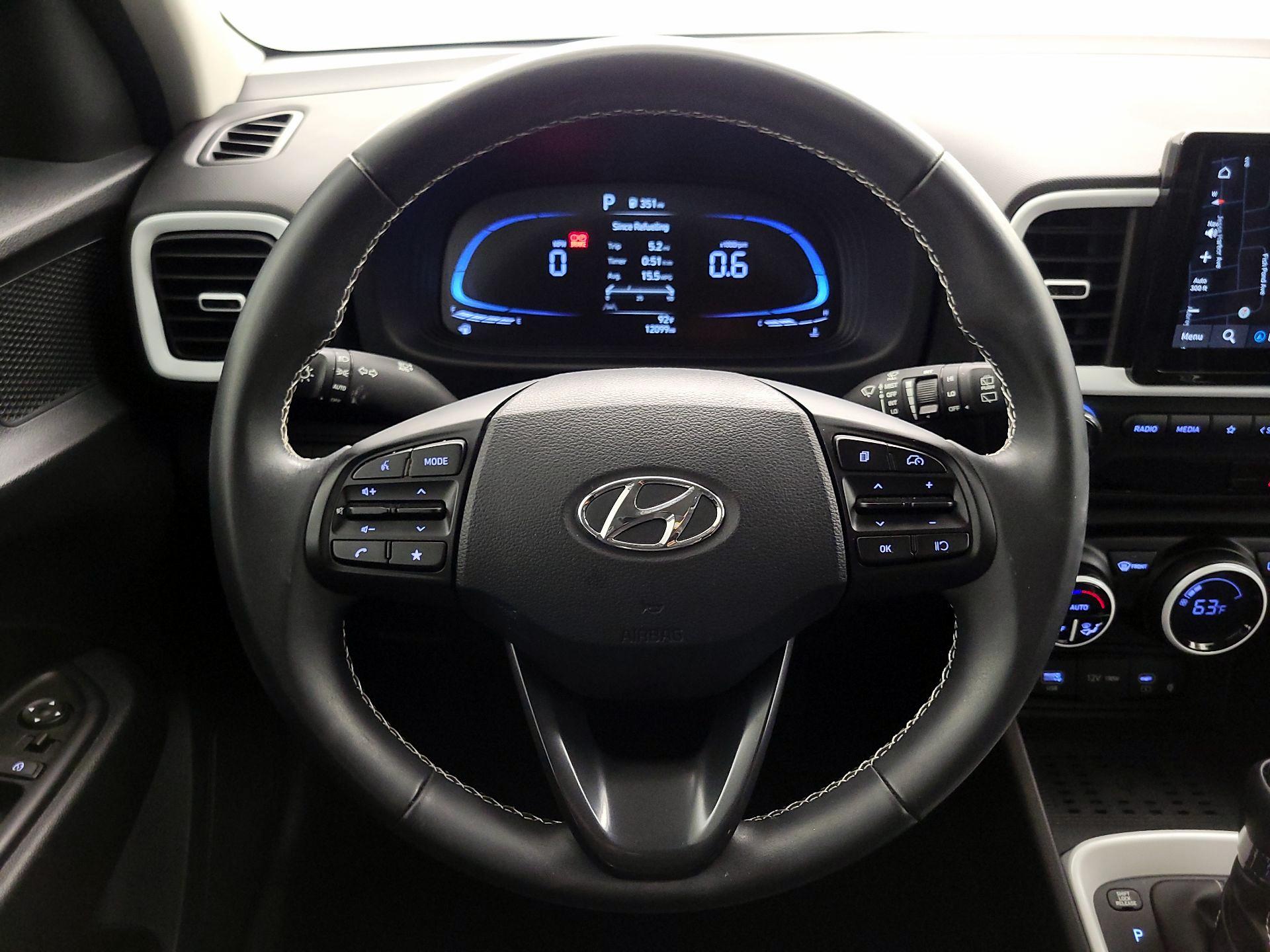 Thumbnail: 2023 Hyundai Venue - 10