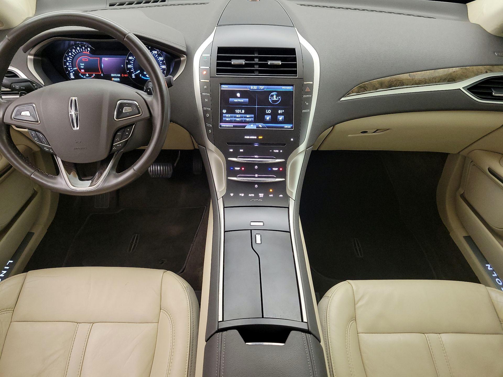 Thumbnail: 2015 Lincoln MKZ - 9