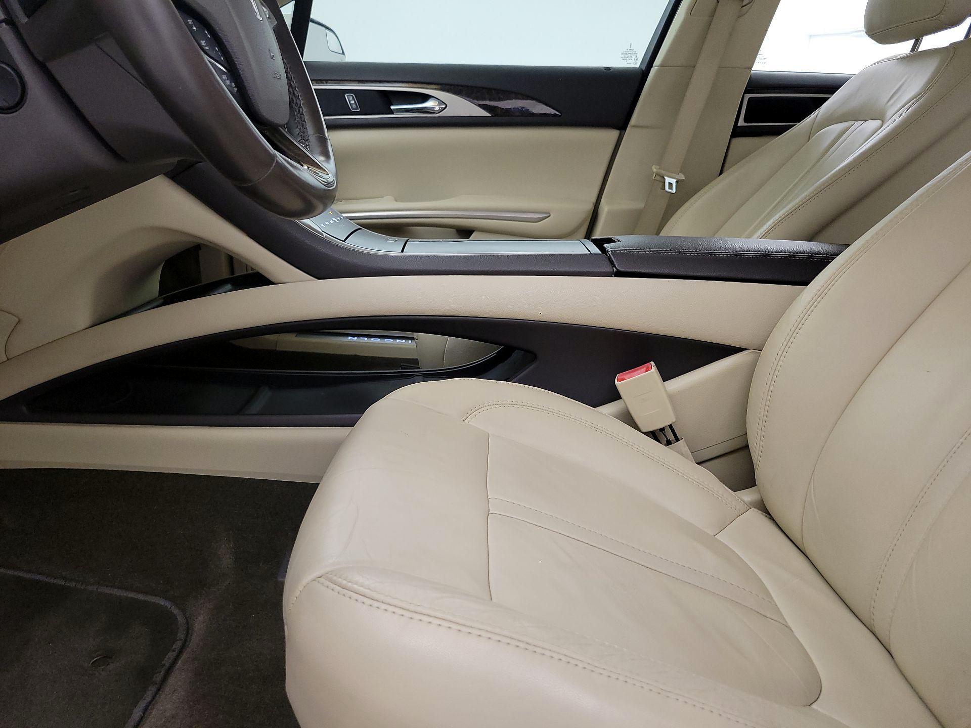 Thumbnail: 2015 Lincoln MKZ - 11