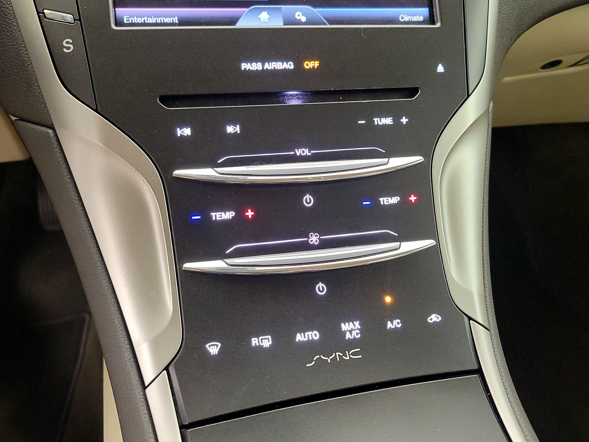 Thumbnail: 2015 Lincoln MKZ - 16