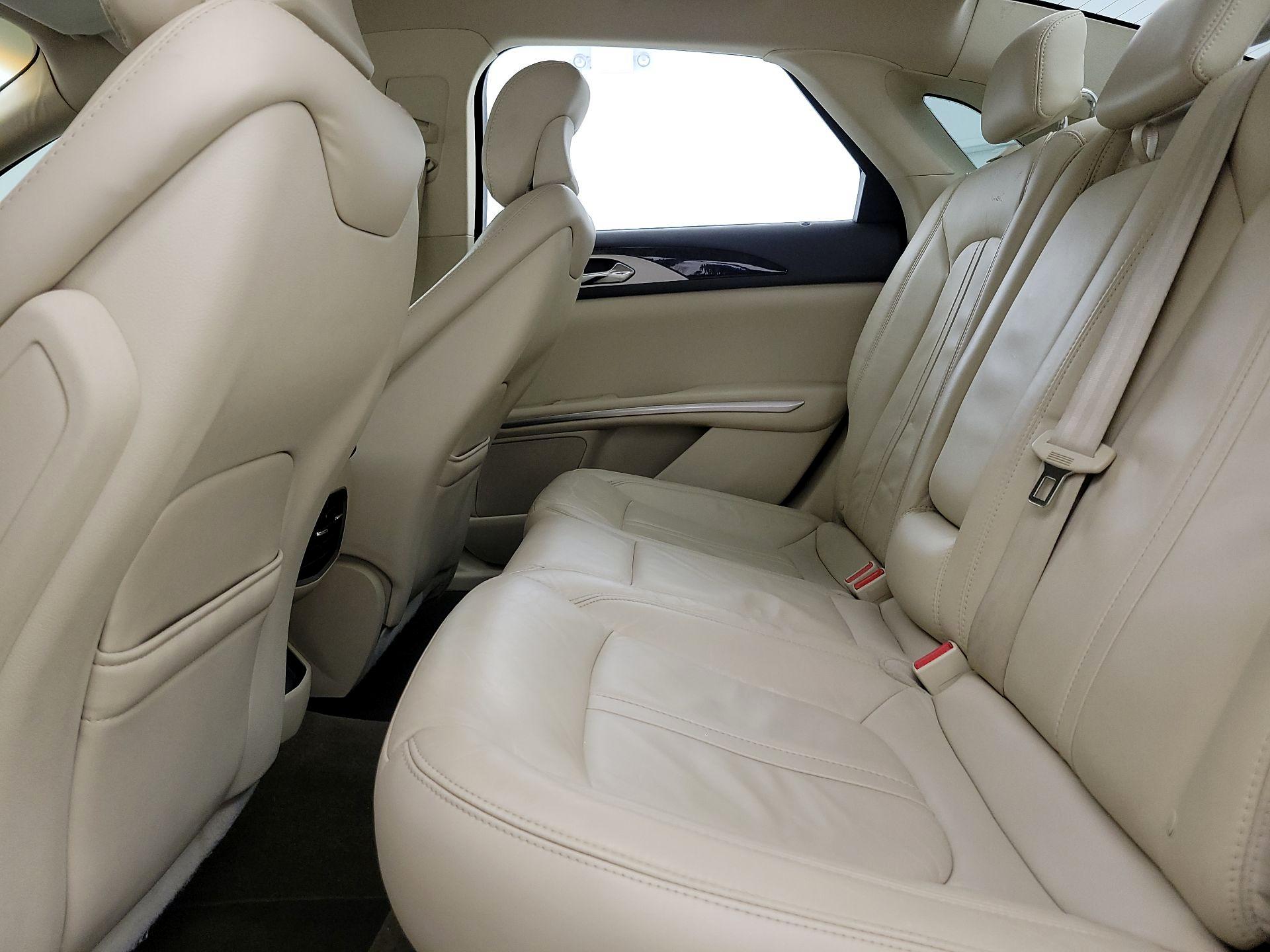Thumbnail: 2015 Lincoln MKZ - 19