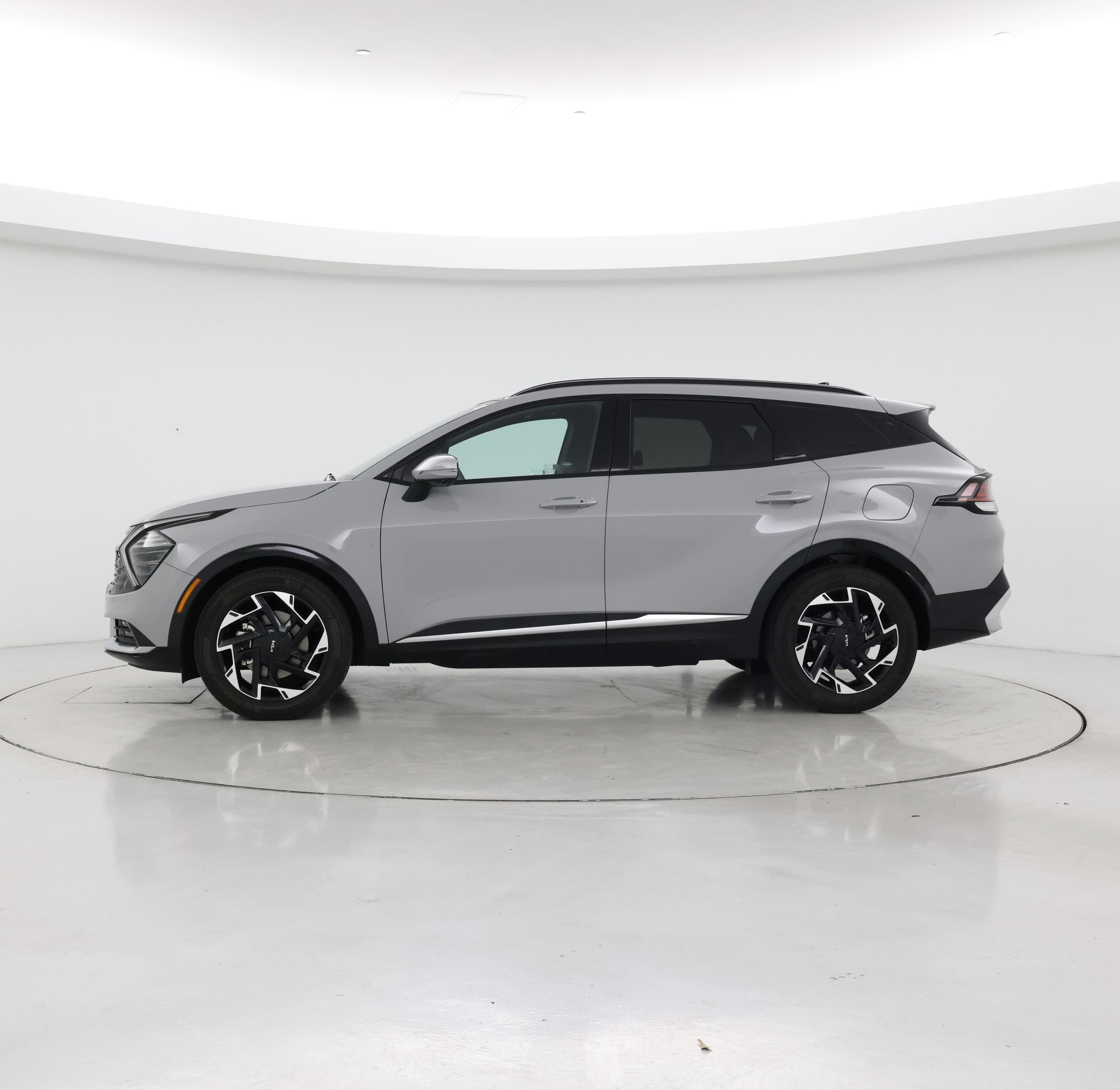 Thumbnail: 2023 Kia Sportage - 3