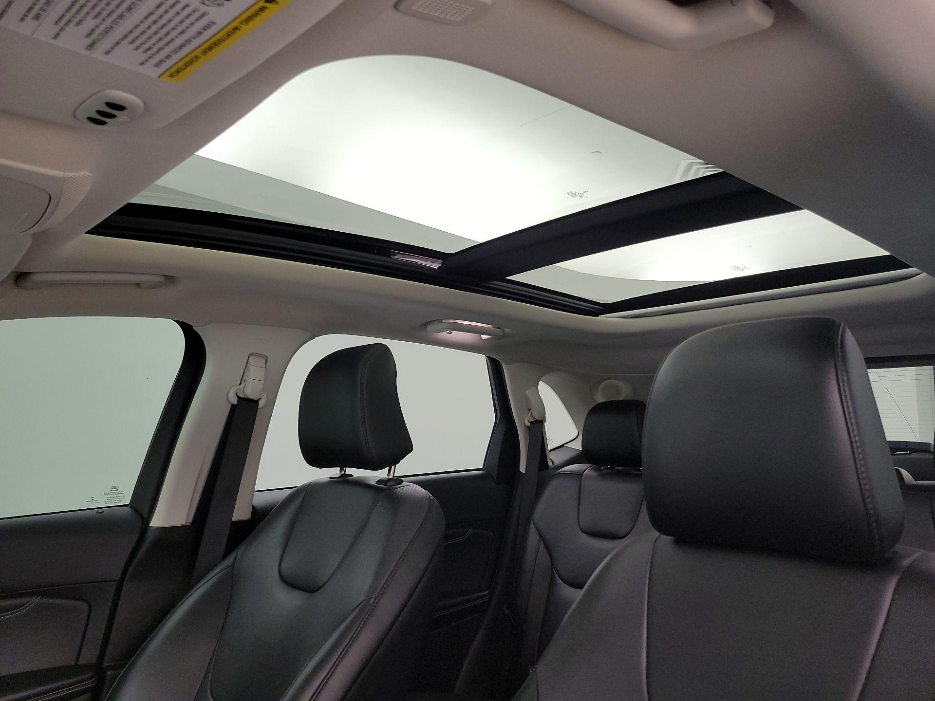 Thumbnail: 2022 Ford Edge - 20