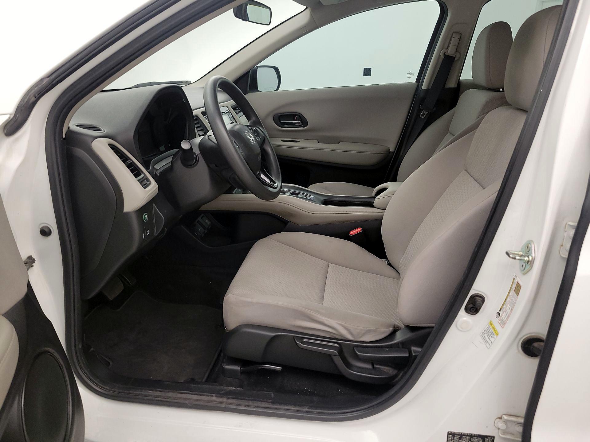 Thumbnail: 2016 Honda HR-V - 11