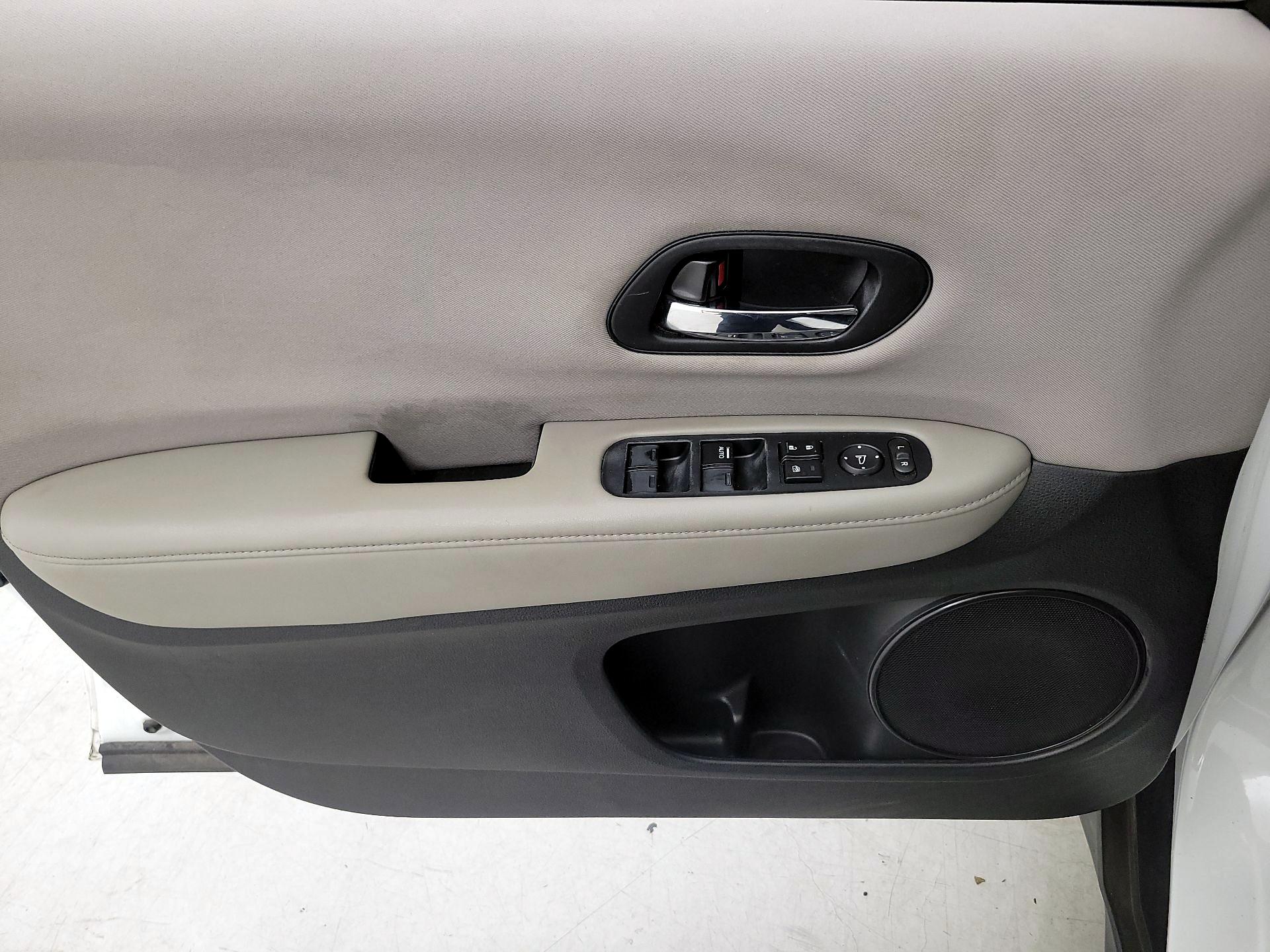 Thumbnail: 2016 Honda HR-V - 12