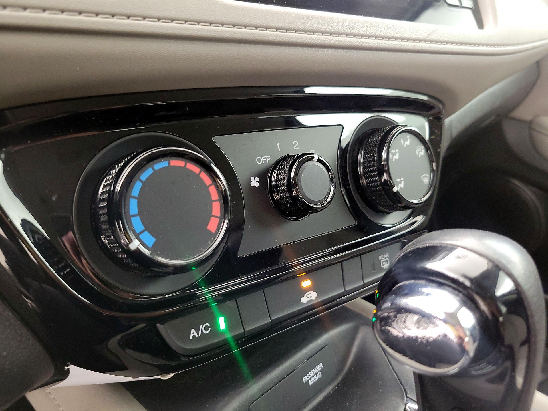 Thumbnail: 2016 Honda HR-V - 16