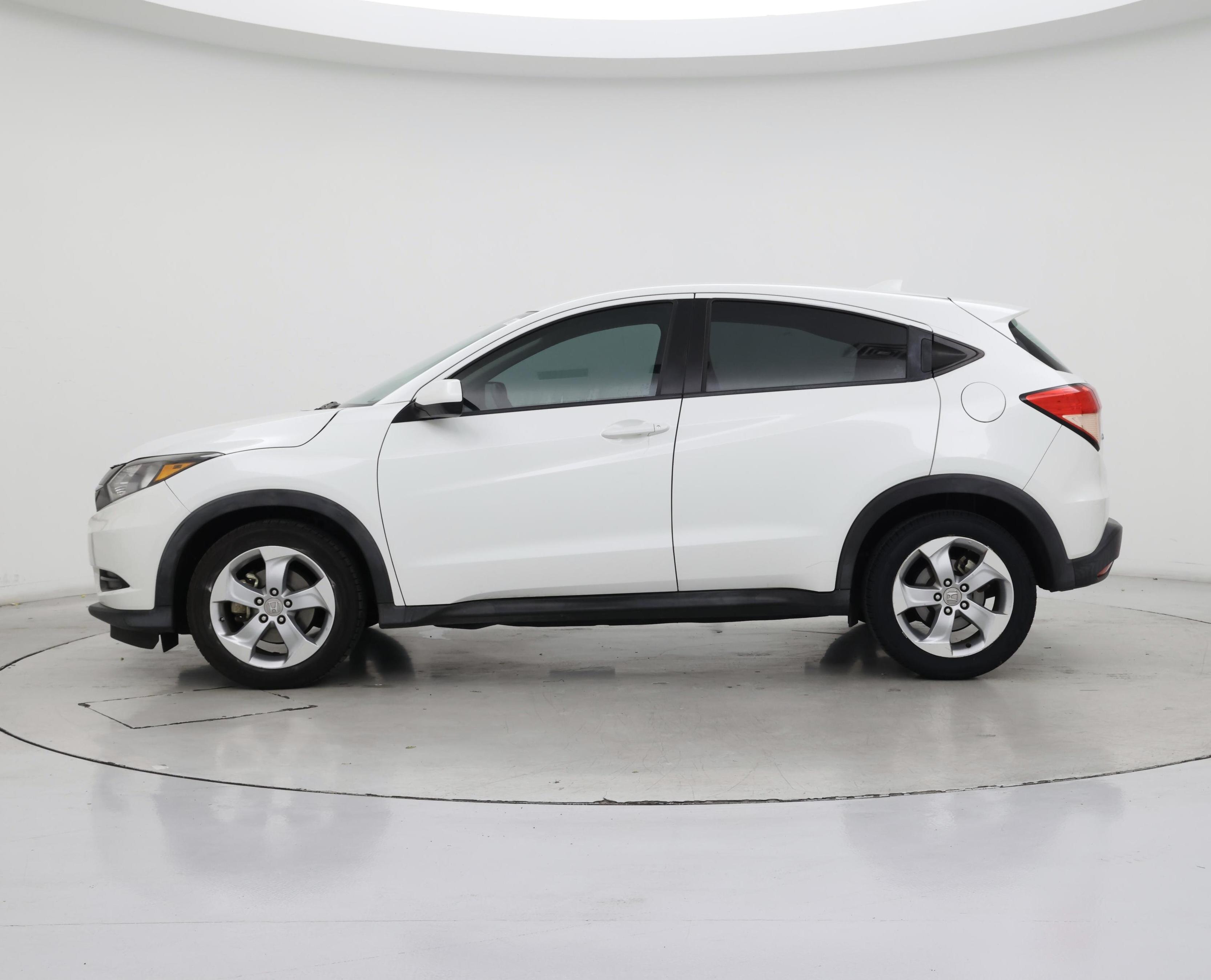 Thumbnail: 2016 Honda HR-V - 3