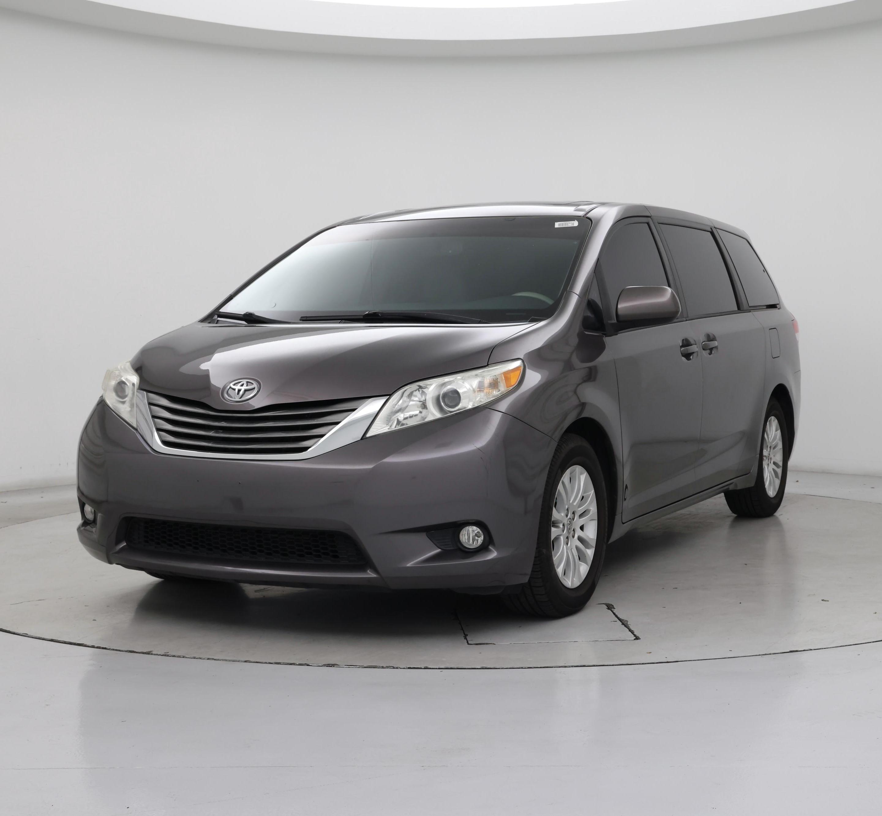 Thumbnail: 2014 Toyota Sienna - 4