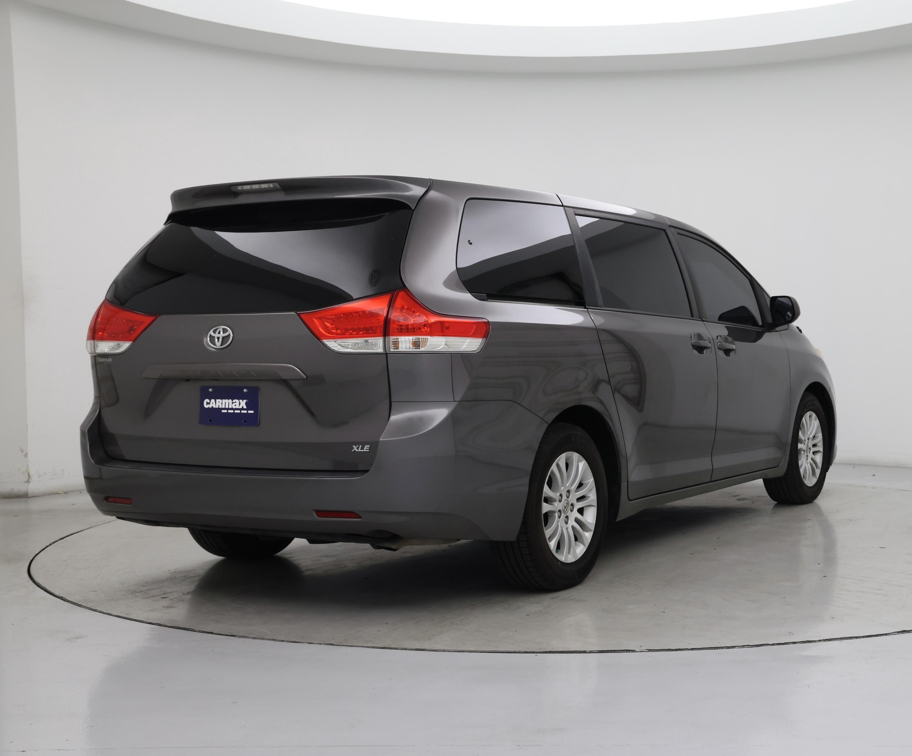 Thumbnail: 2014 Toyota Sienna - 8