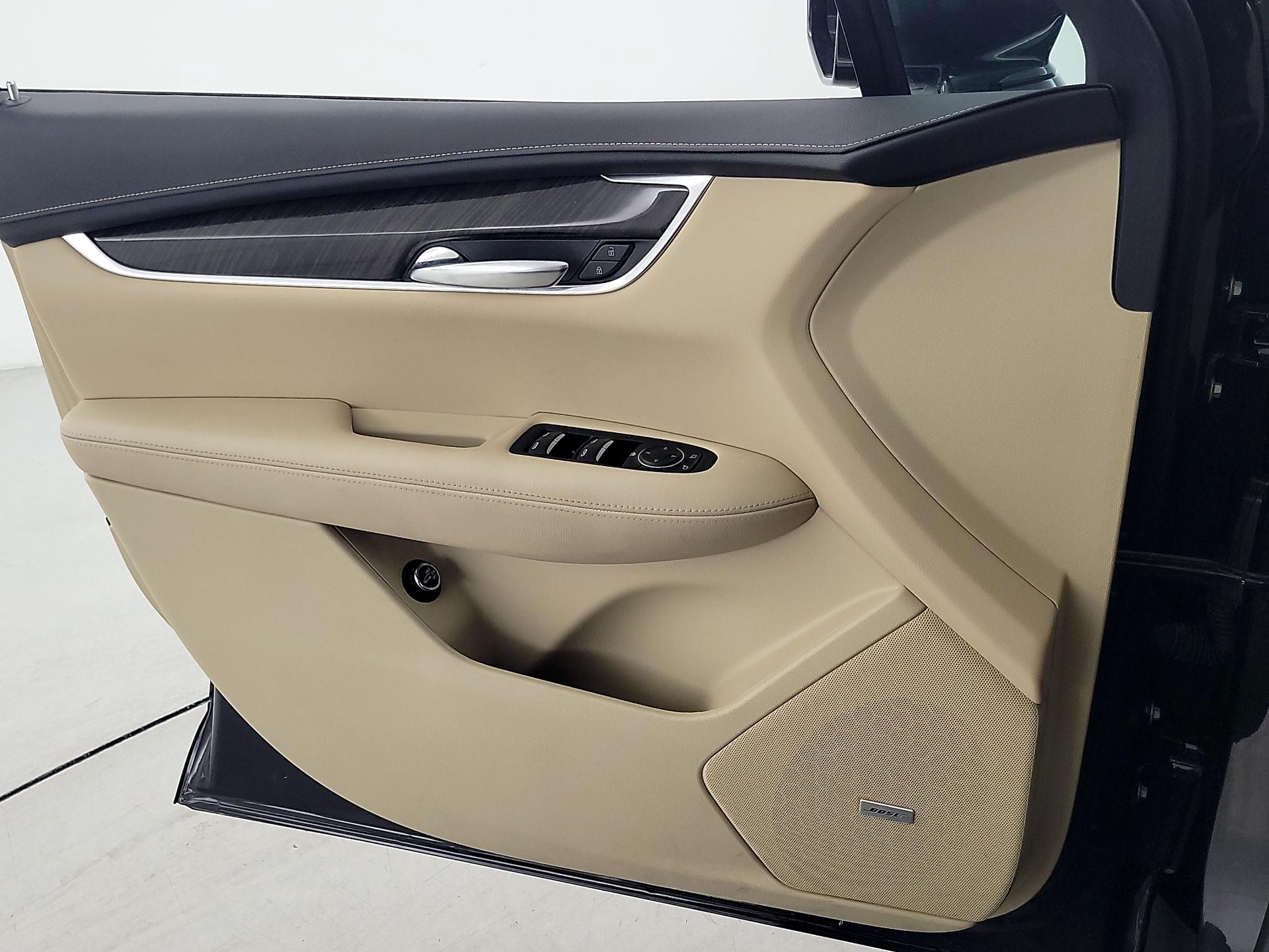 Thumbnail: 2019 Cadillac XT5 - 12