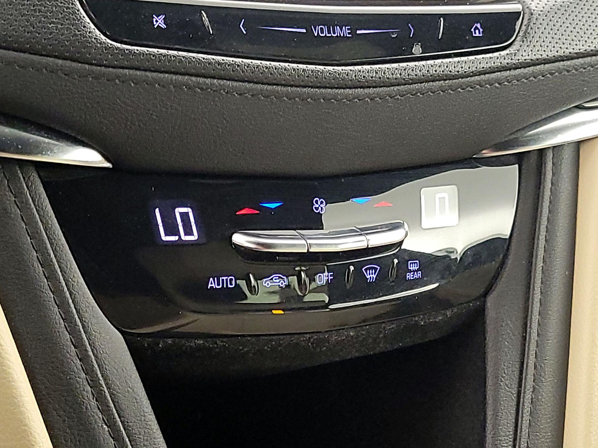 Thumbnail: 2019 Cadillac XT5 - 16