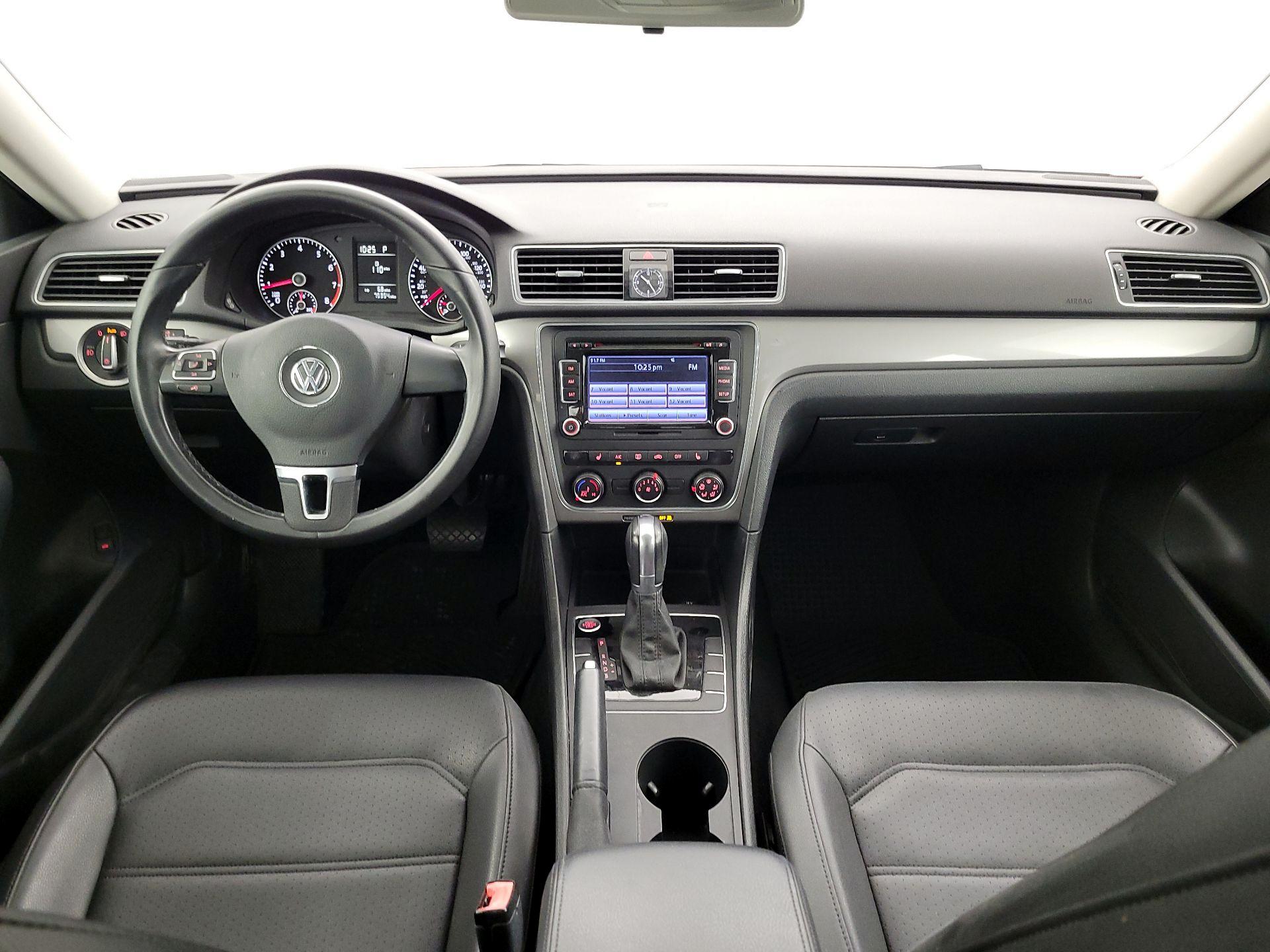 Thumbnail: 2015 Volkswagen Passat - 9