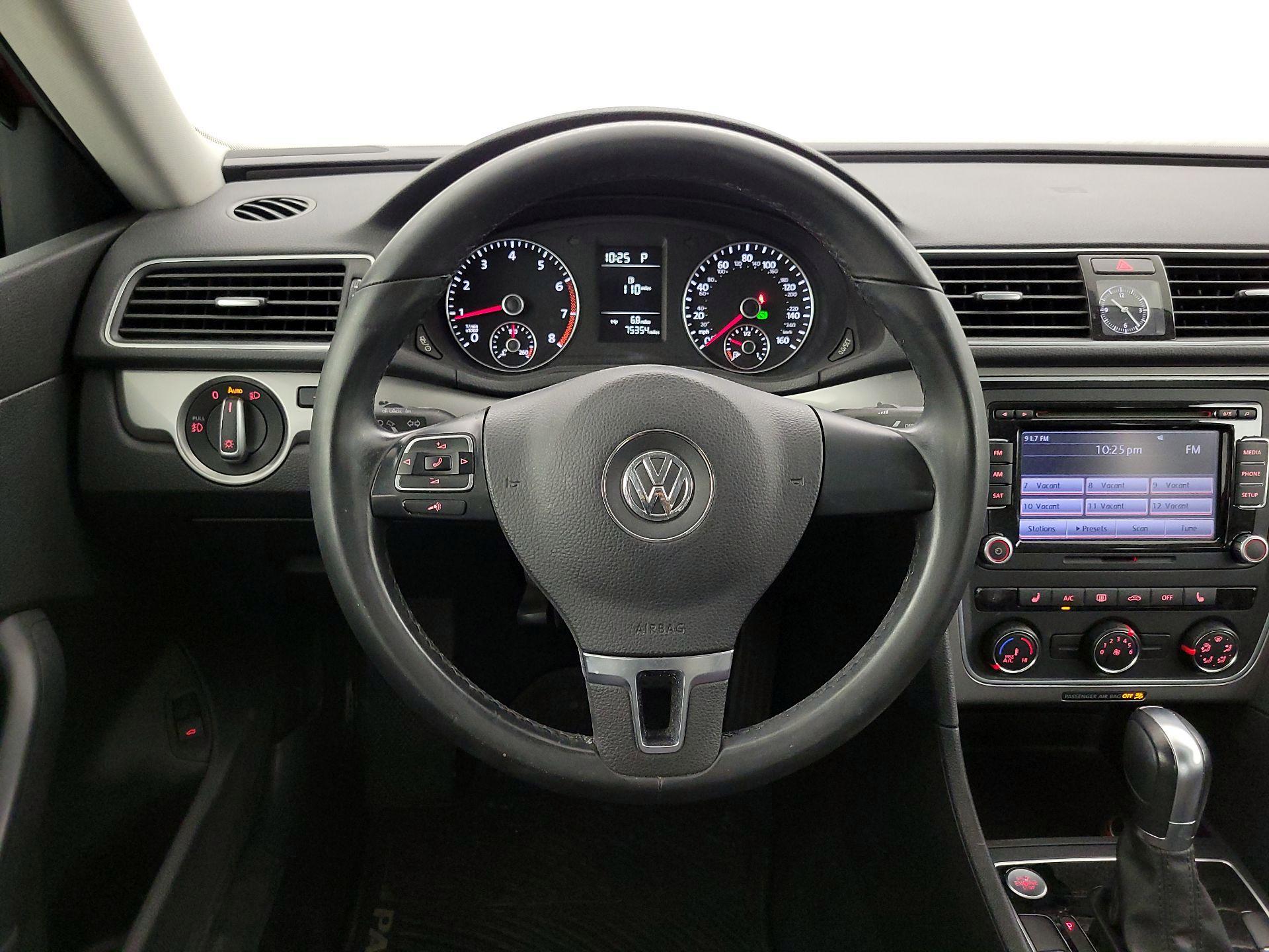 Thumbnail: 2015 Volkswagen Passat - 10