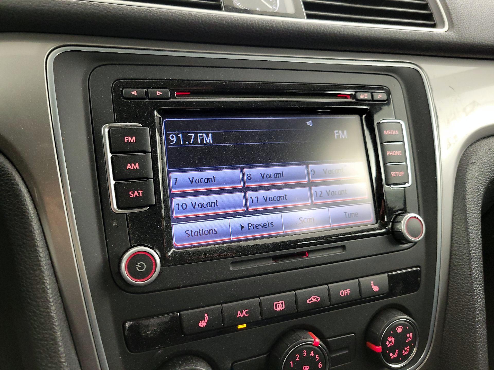 Thumbnail: 2015 Volkswagen Passat - 15