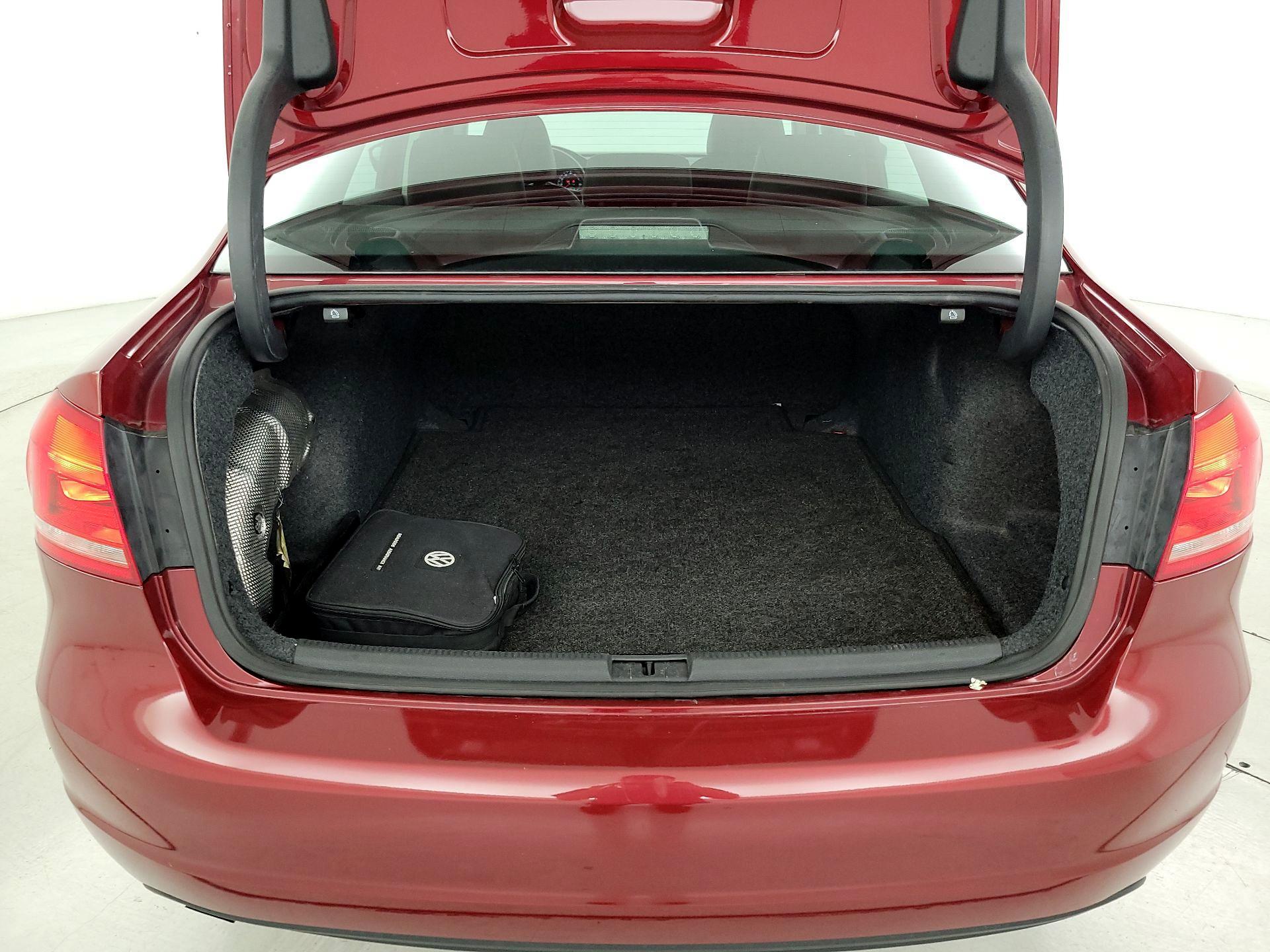 Thumbnail: 2015 Volkswagen Passat - 19