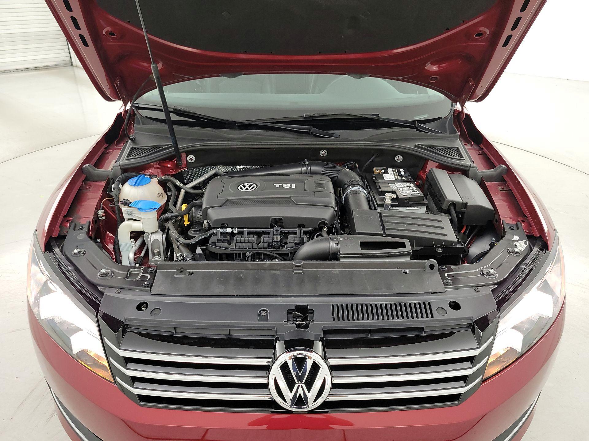 Thumbnail: 2015 Volkswagen Passat - 20