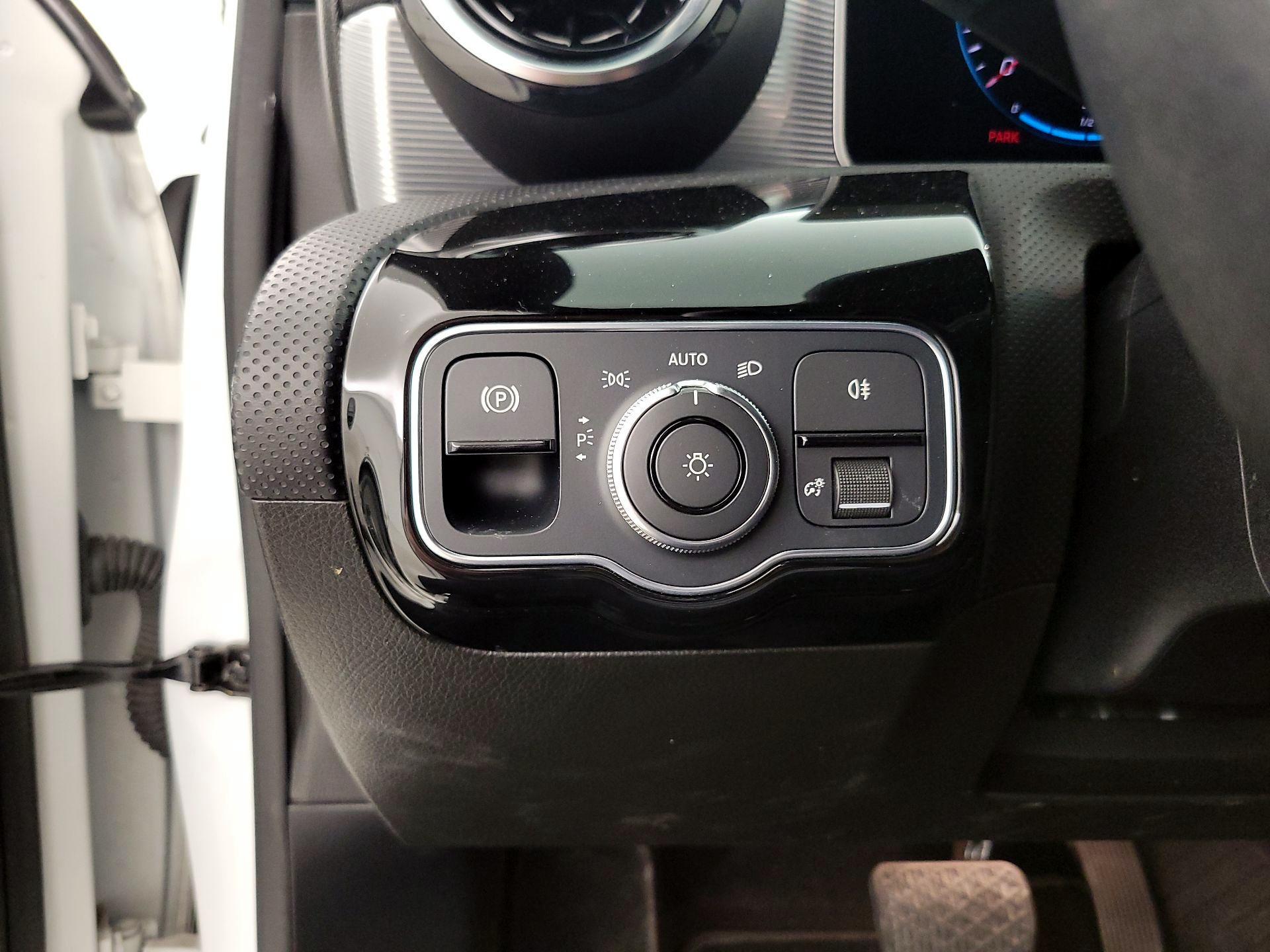 Thumbnail: 2019 Mercedes-Benz A-Class - 13