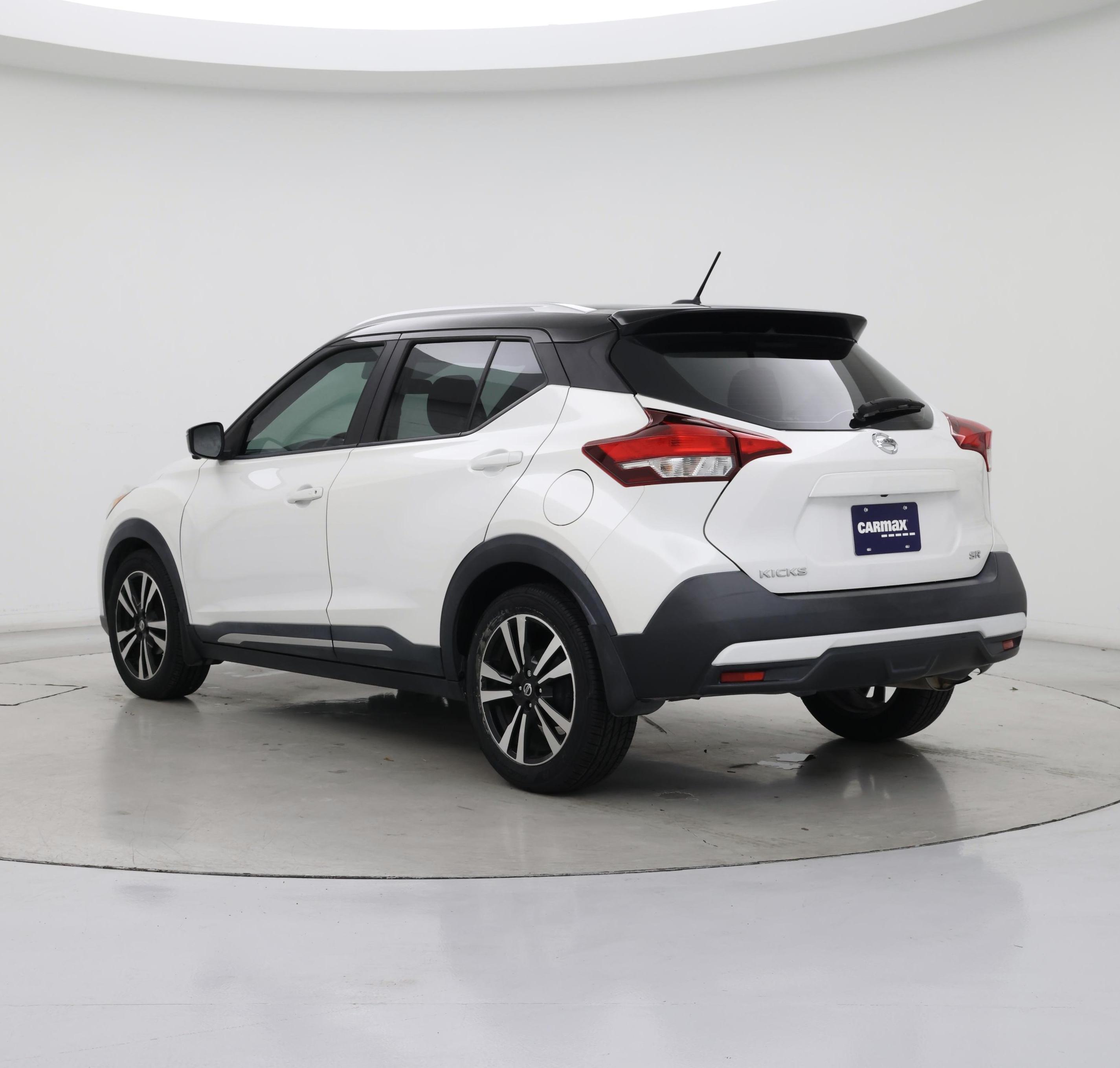 Thumbnail: 2018 Nissan Kicks - 2