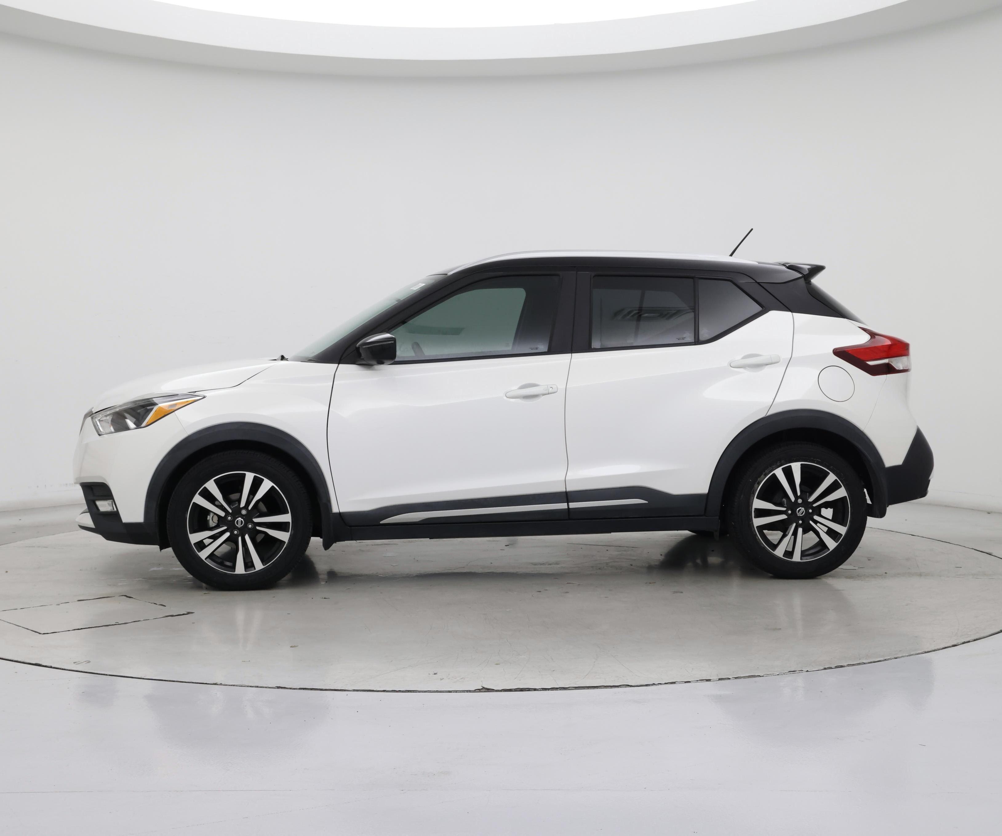 Thumbnail: 2018 Nissan Kicks - 3