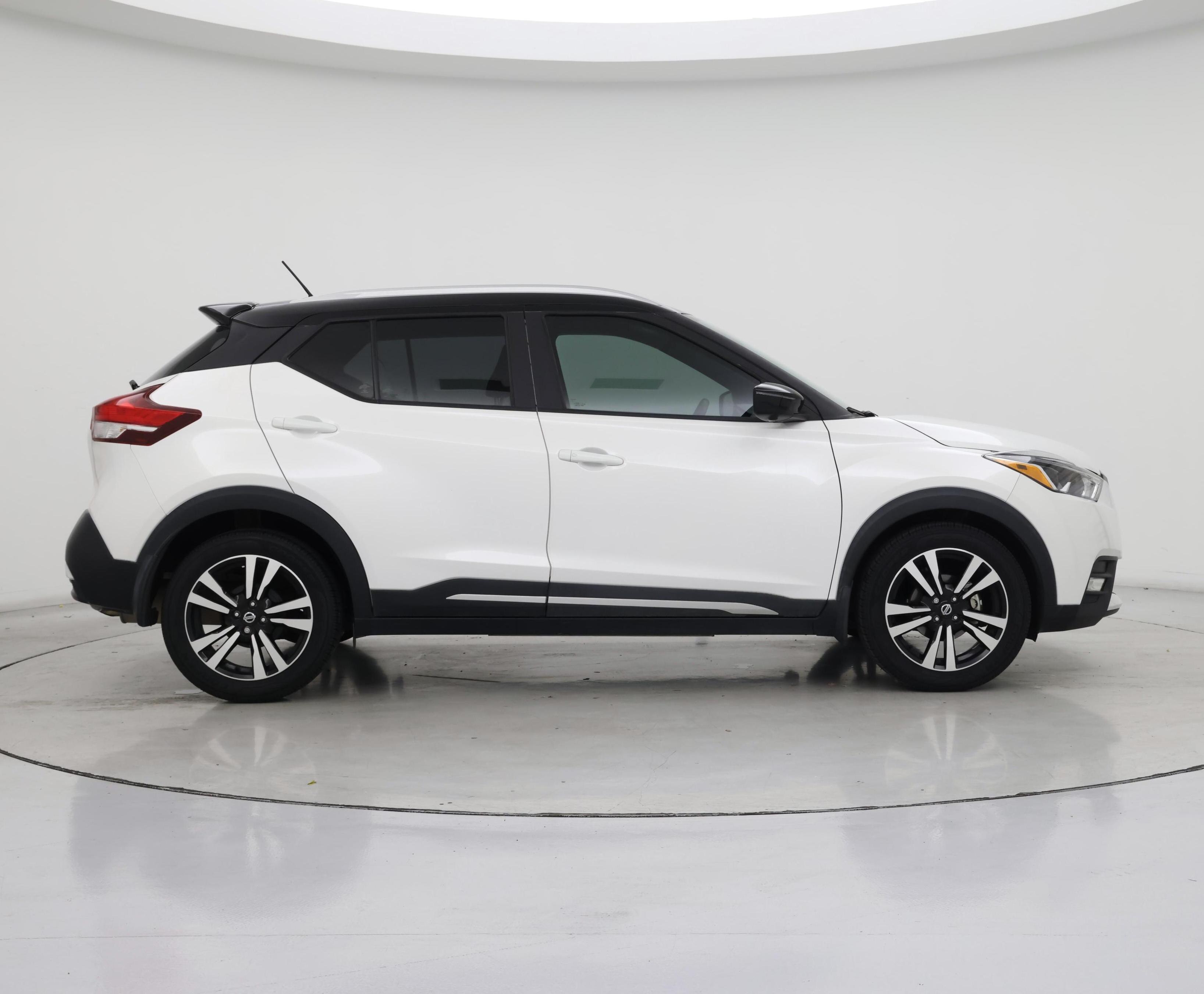 Thumbnail: 2018 Nissan Kicks - 7