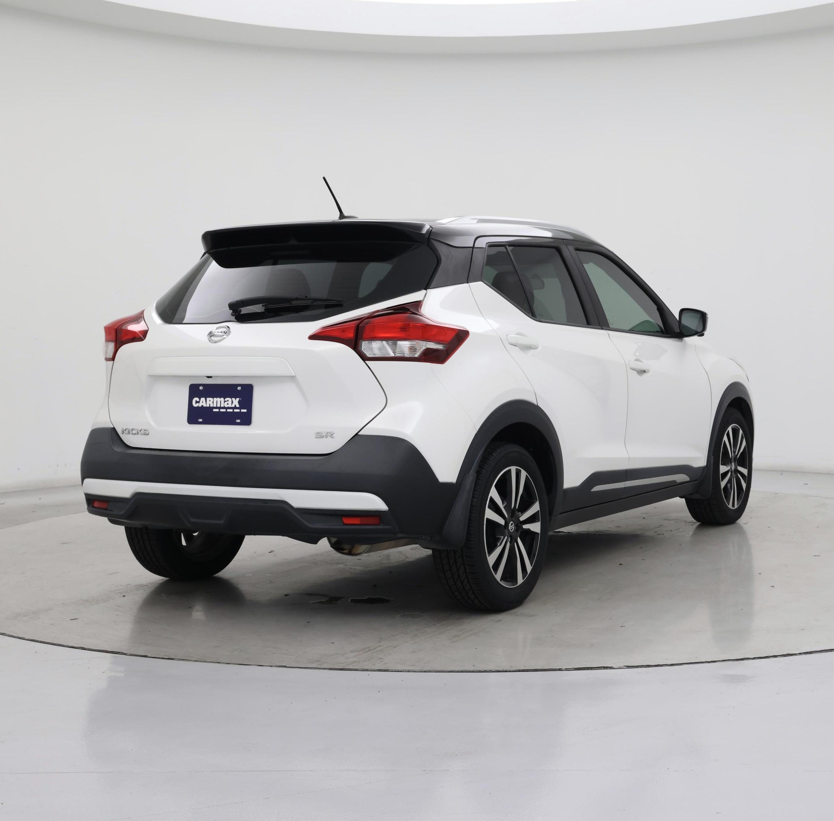 Thumbnail: 2018 Nissan Kicks - 8