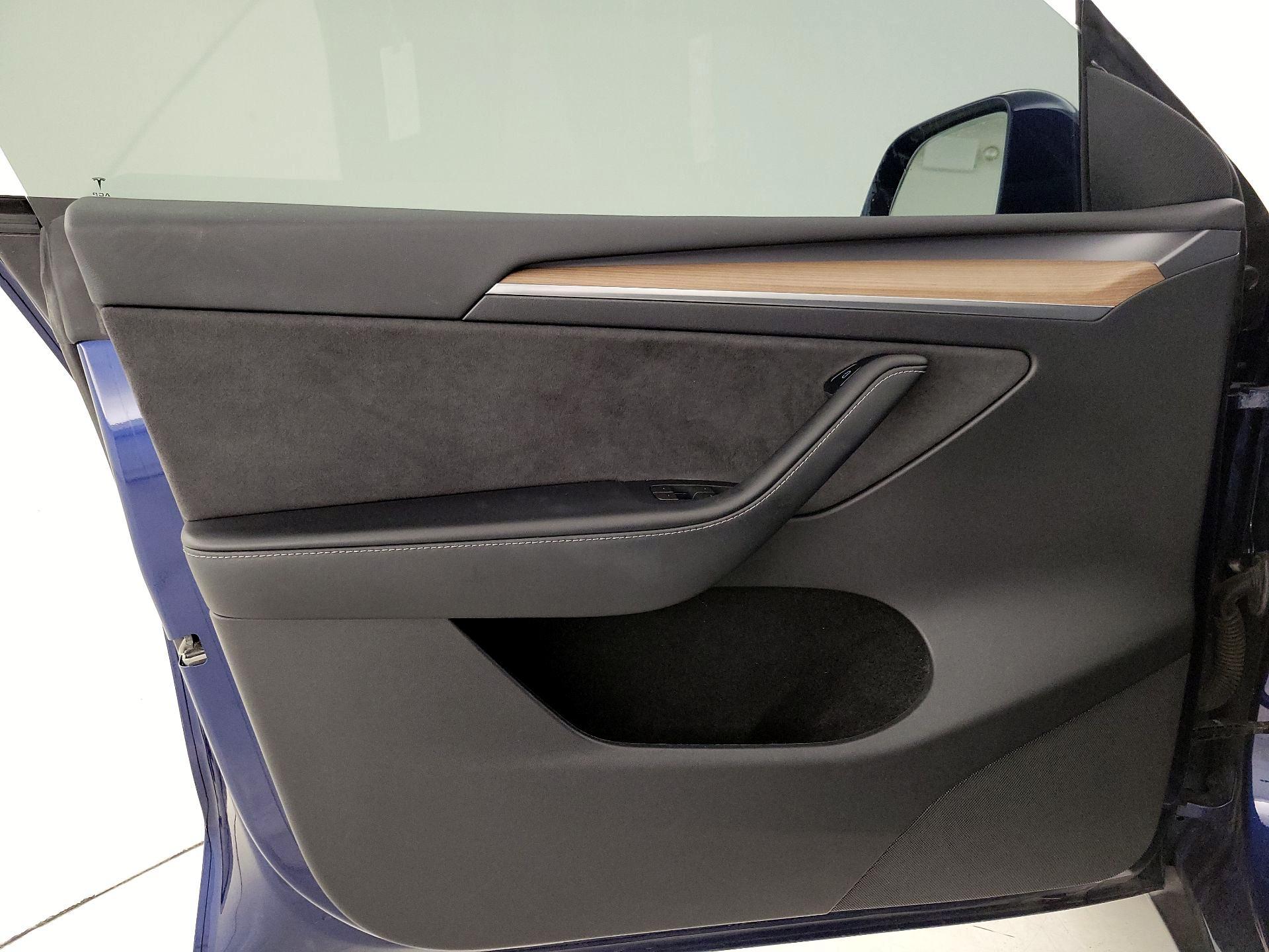 Thumbnail: 2022 Tesla Model Y - 12