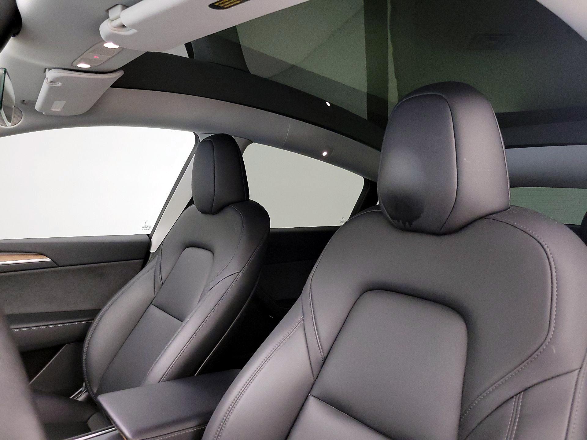 Thumbnail: 2022 Tesla Model Y - 19