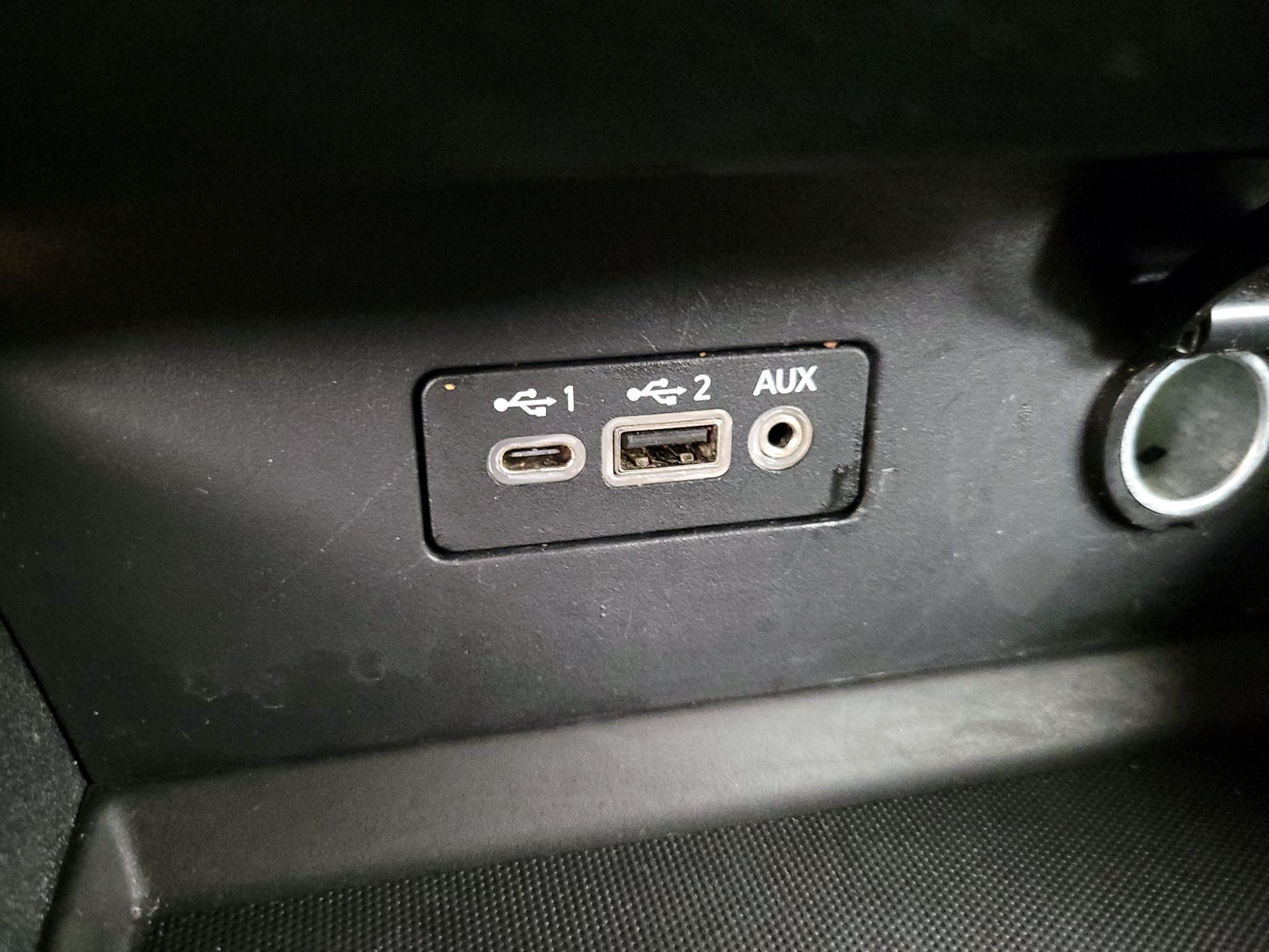 Thumbnail: 2019 Nissan Altima - 18