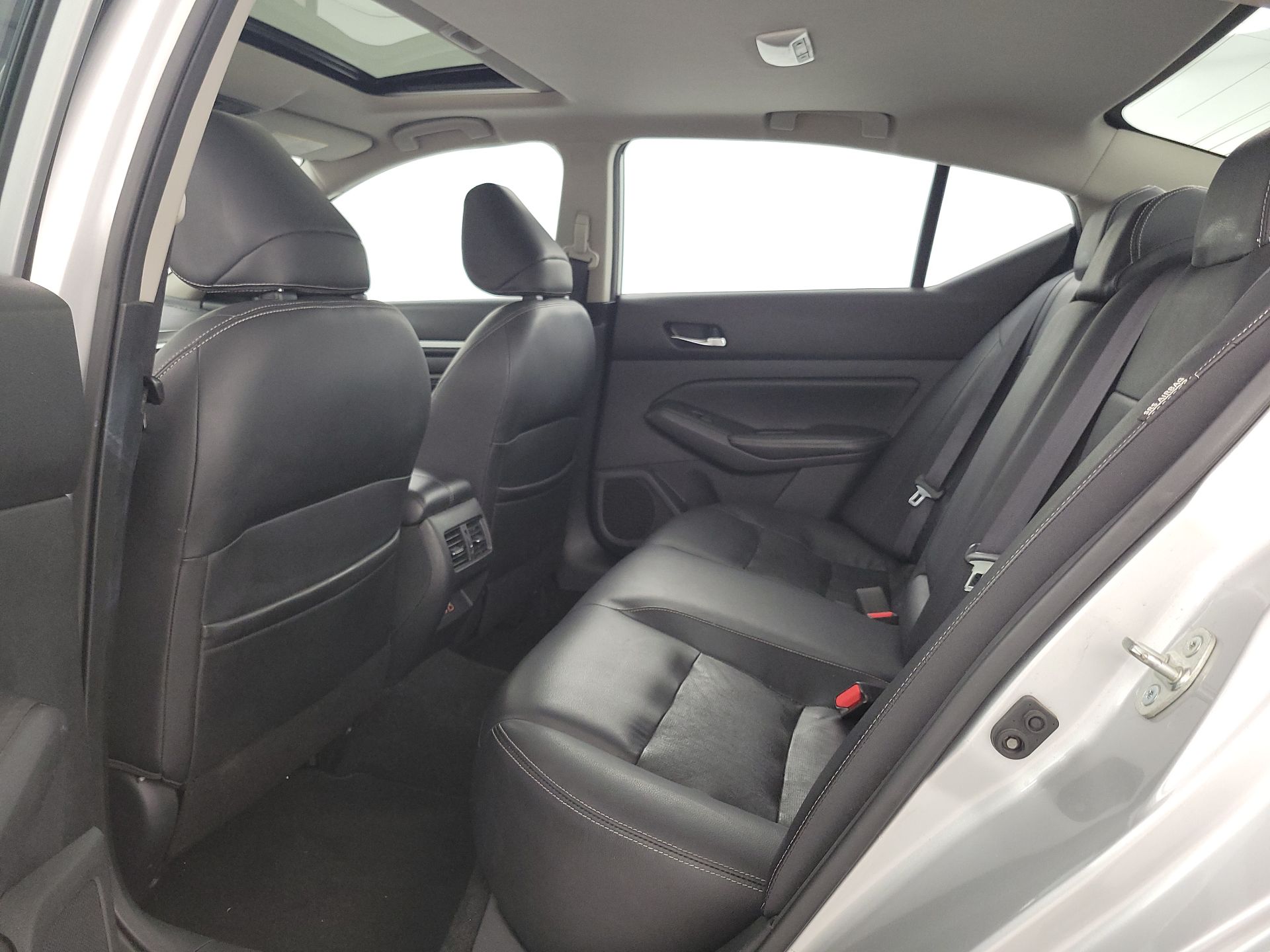 Thumbnail: 2019 Nissan Altima - 20