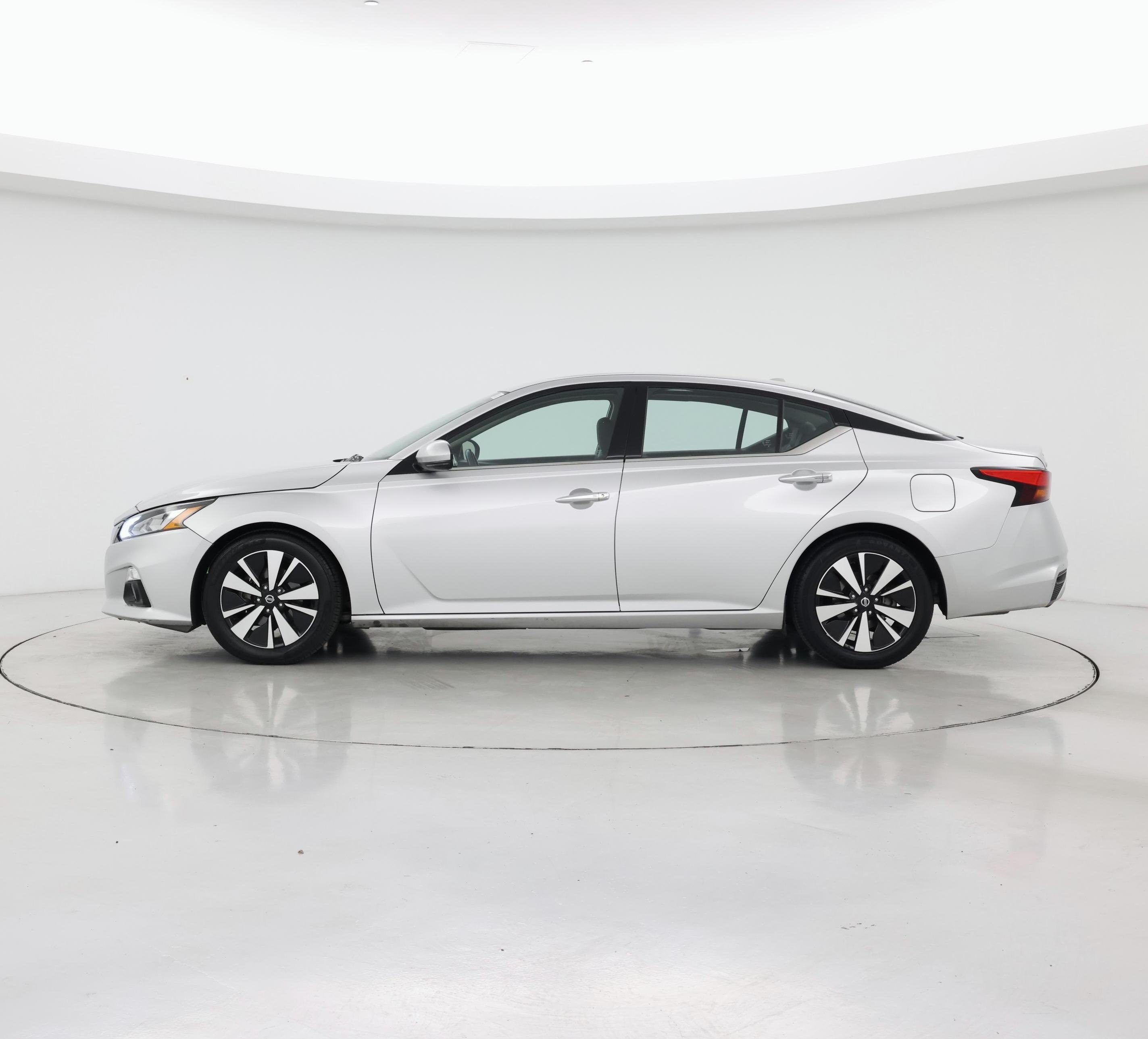 Thumbnail: 2019 Nissan Altima - 3