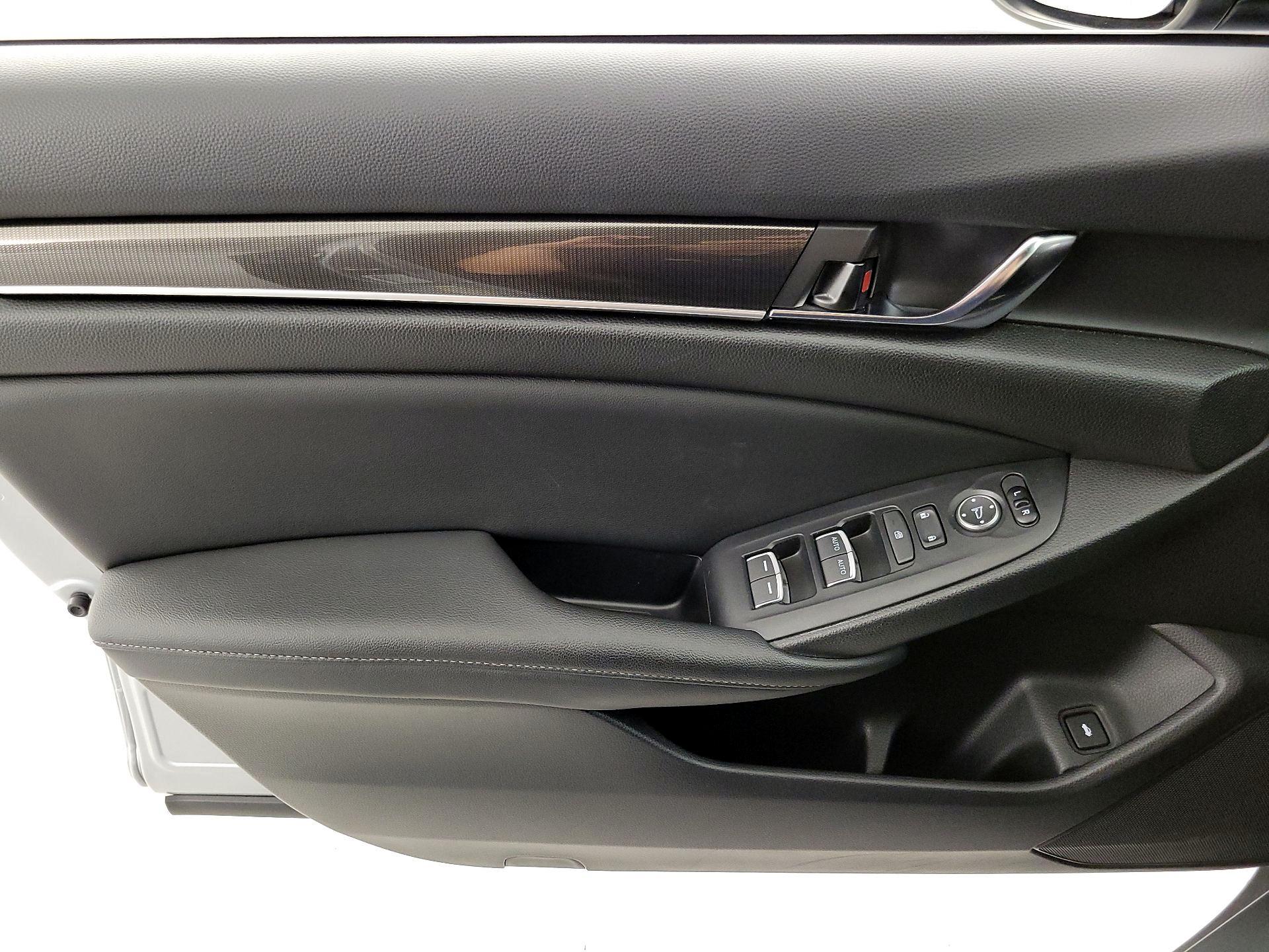 Thumbnail: 2019 Honda Accord - 12