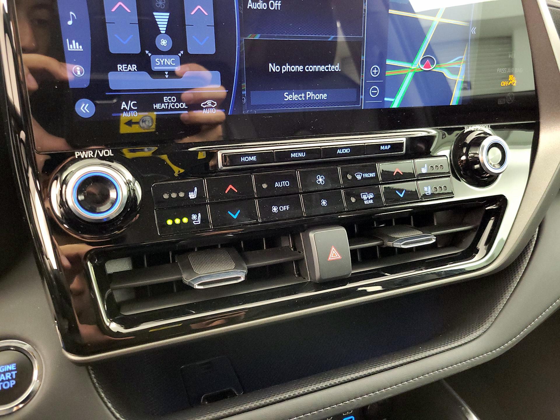 Thumbnail: 2022 Toyota Highlander - 17
