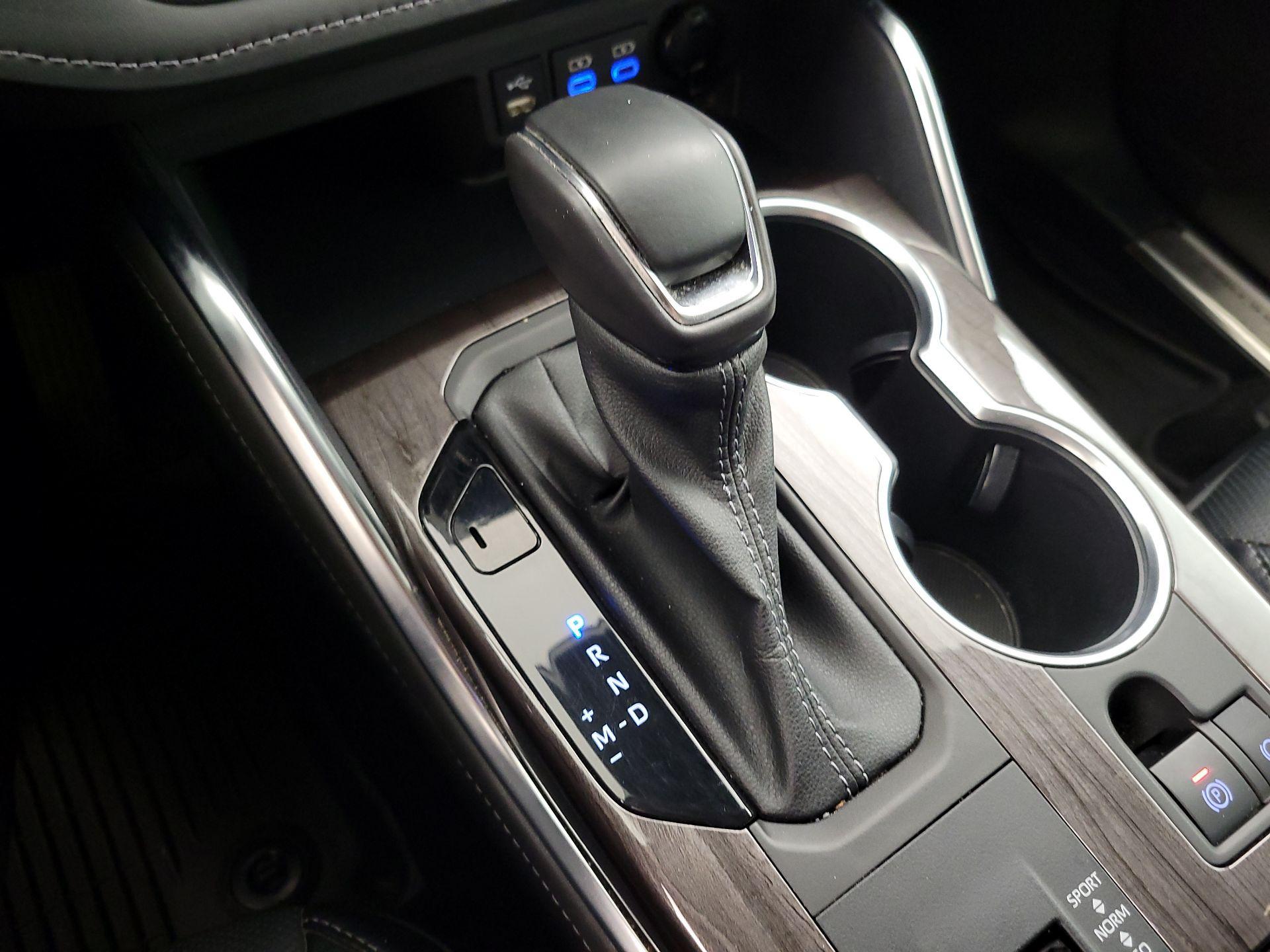 Thumbnail: 2022 Toyota Highlander - 18