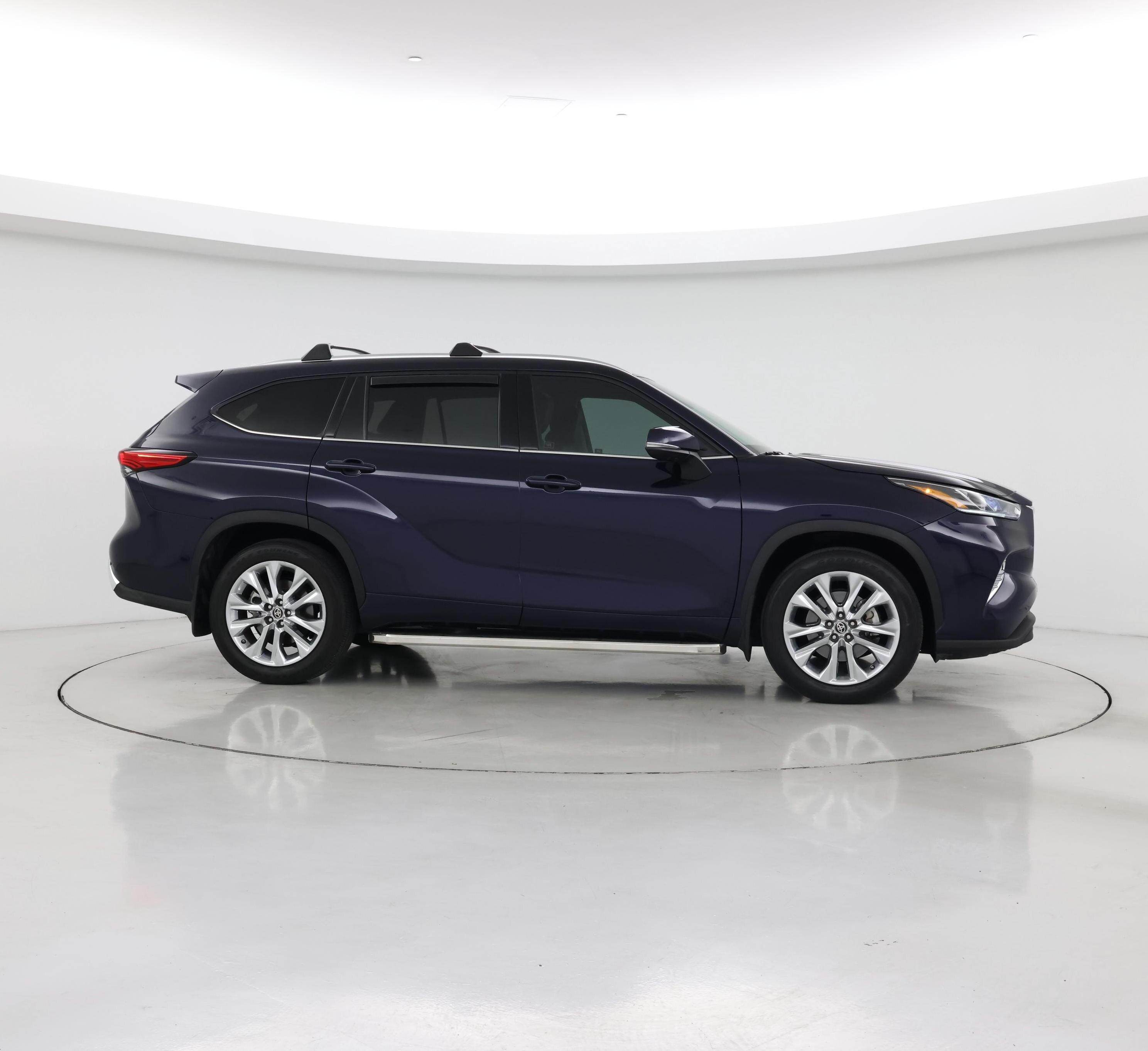 Thumbnail: 2022 Toyota Highlander - 7