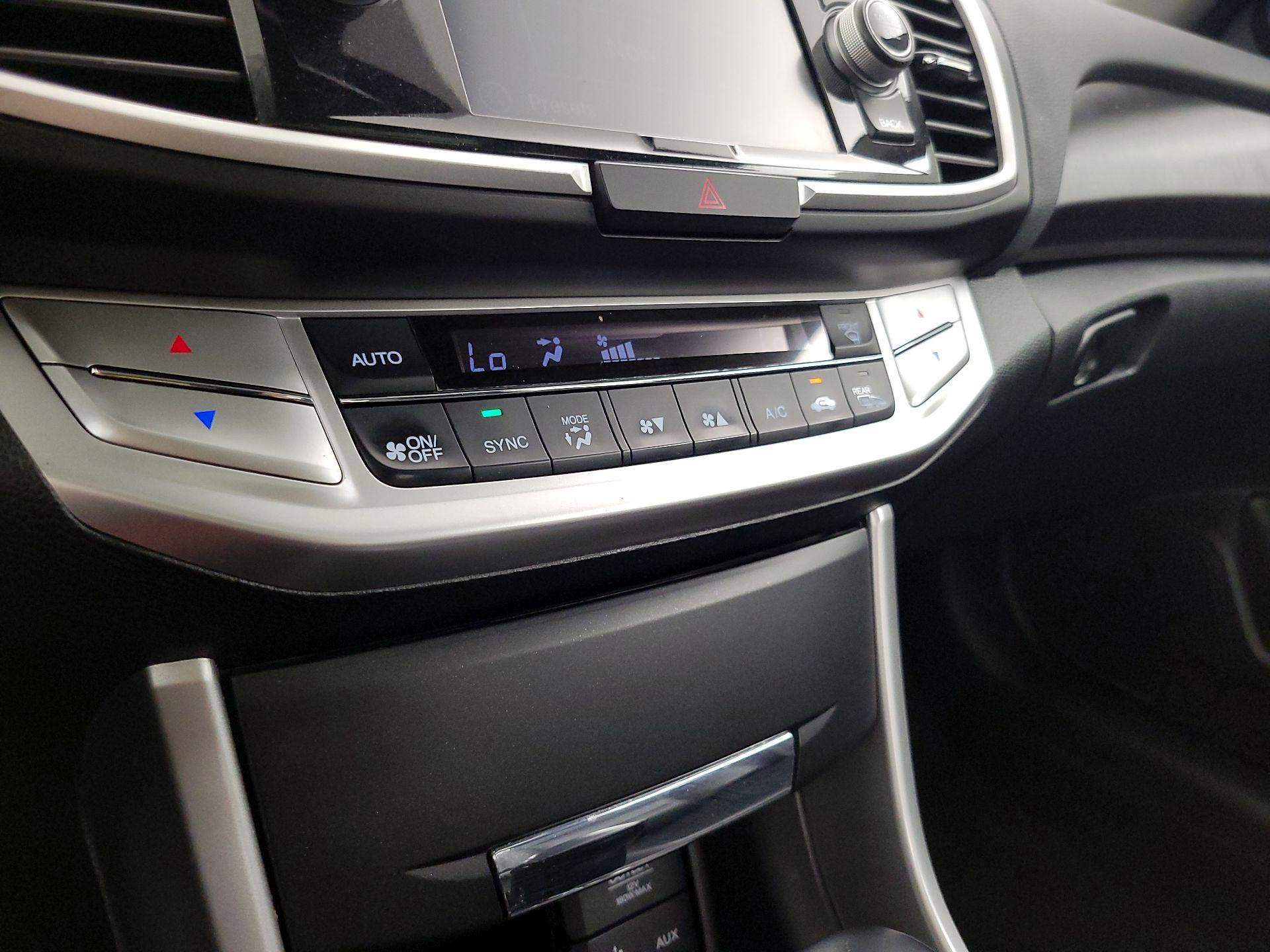Thumbnail: 2015 Honda Accord - 16